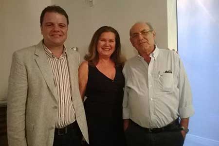 Adenilda Martins entre João Cavalcanti Neto e Benicio Cavalcanti, socialmente.