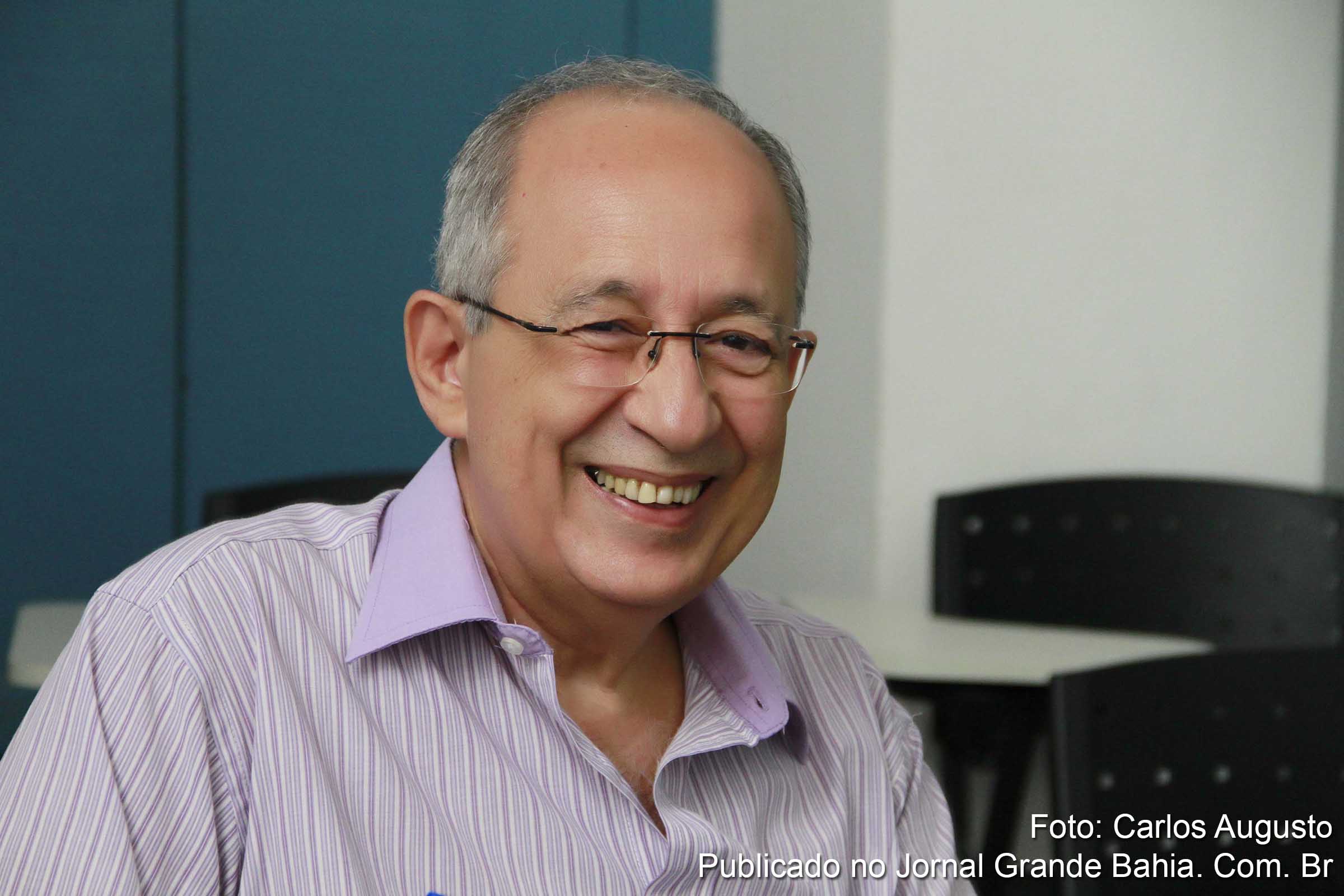 Prof. Dr. Sérgio Mattos concede entrevista ao programa Perfil.