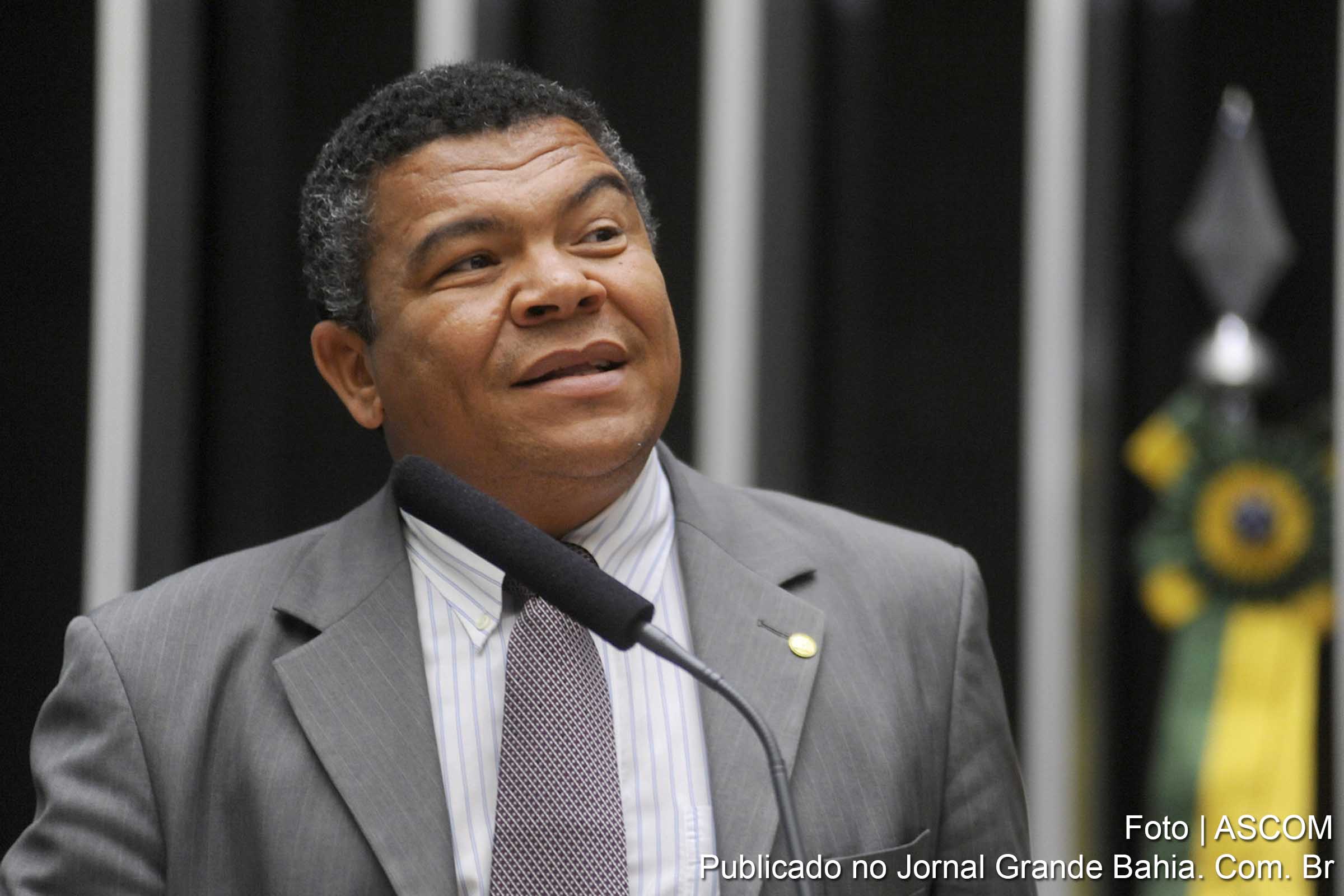 Deputado Valmir Assunção afirma que ACM Neto desrespeita ordenamento jurídico do país.