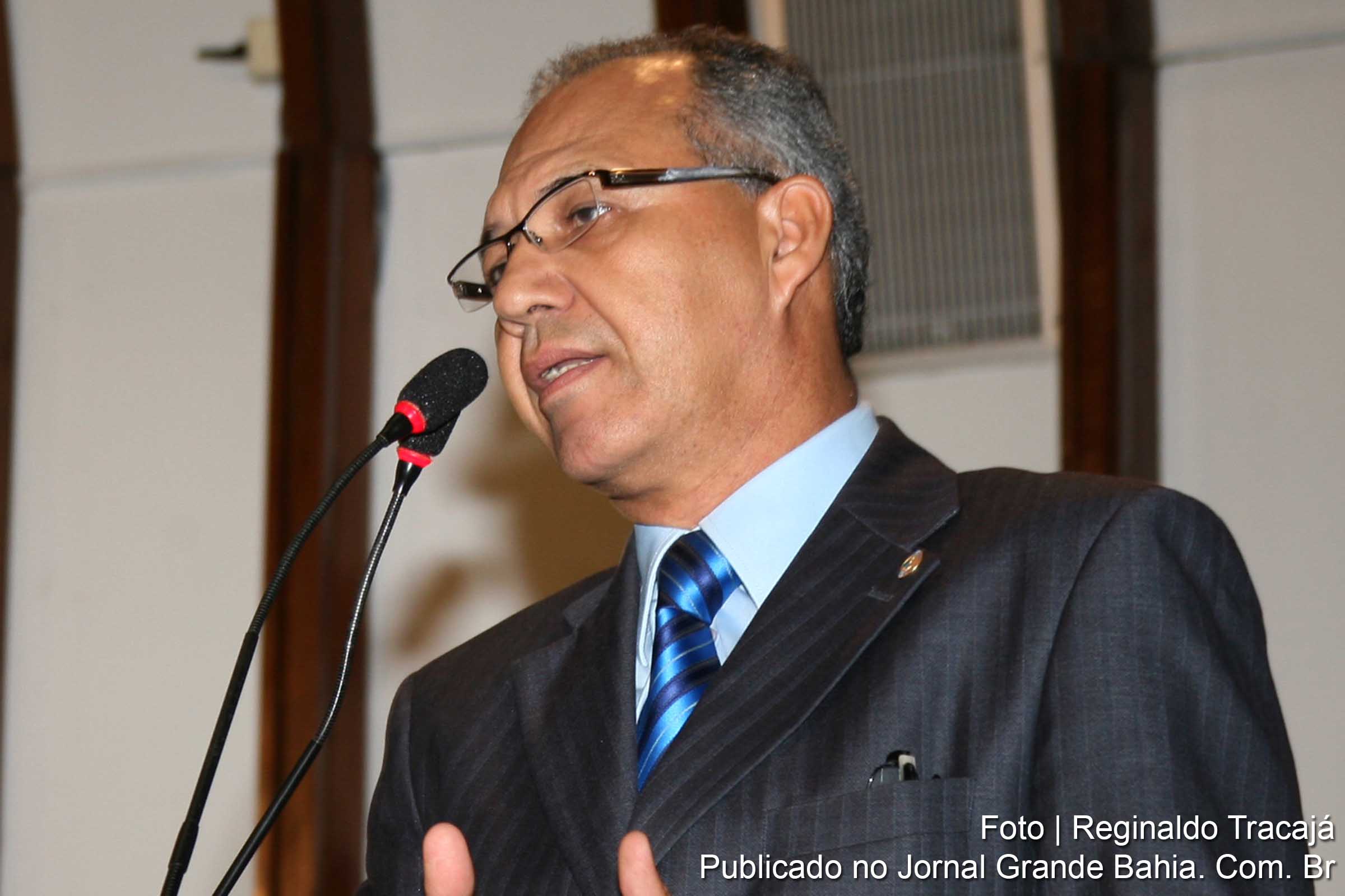 Carlos Geilson lamentou desistência da colega, deputada Graça Pimenta.