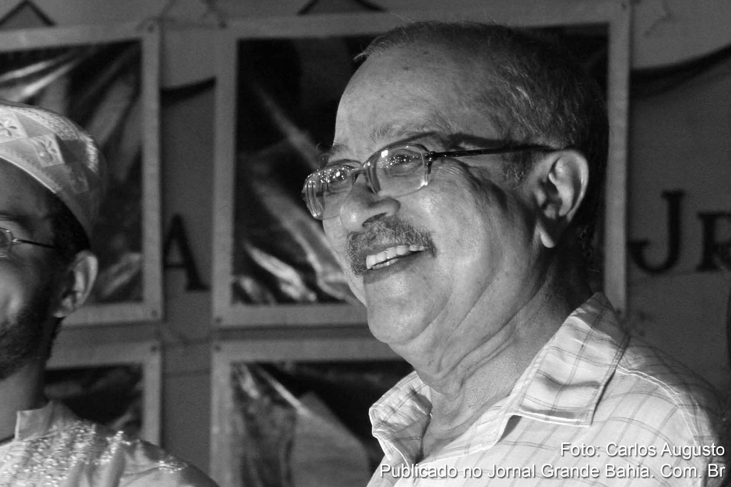 Selo literário é homenagem a João Ubaldo Ribeiro, considerado um dos mais destacados intelectuais da Bahia.