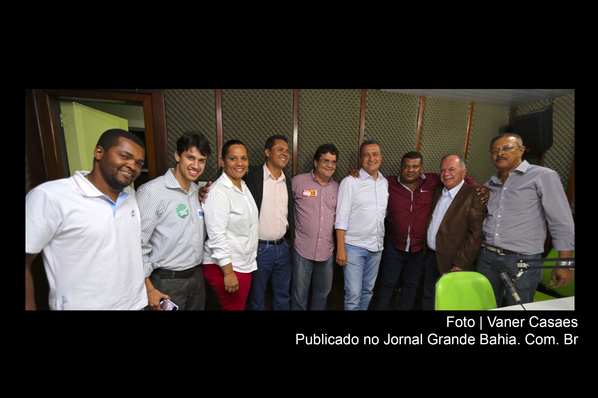 Rui Costa e João Leão durante entrevista à Rádio da Povo. Rui Costa retorna a Feira de Santana para caminhada.