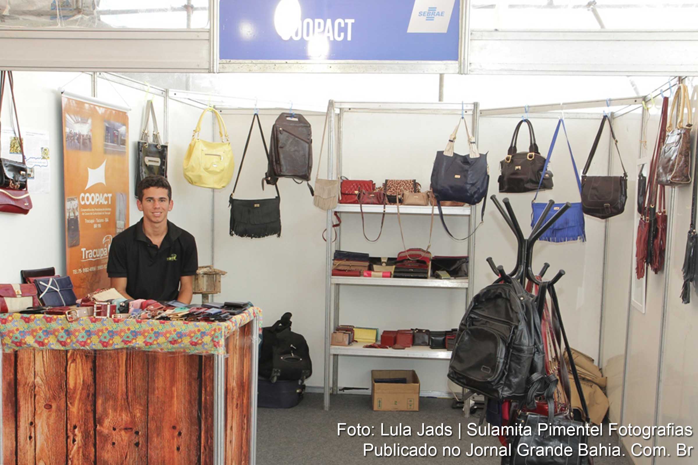 Empreendedores realizam negócios movimentando R$ 100 mil, durante Expofeira 2014. (Foto: Lula Jads | Sulamita Pimentel Fotografias)