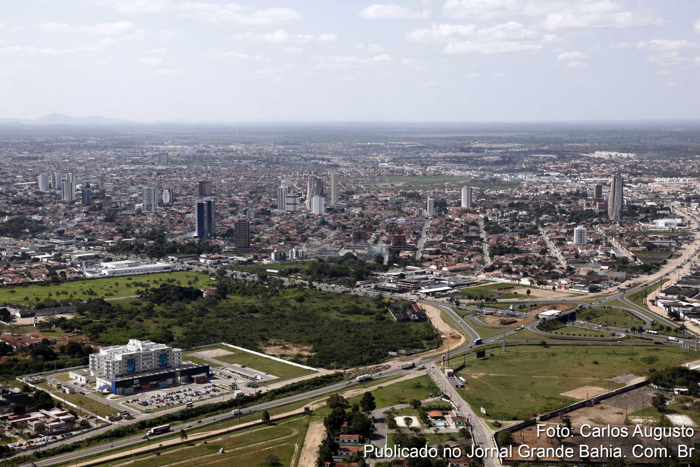 Vista aérea de Feira de Santana. Município recebe evento do Governo do Estado. Evento é parceria entre a Sefaz-Ba, a Fieb, a Federação do Comércio, a CDL-Feira e a Associação Comercial de Feira (Acefs), com apoio do Conselho Regional de Contabilidade (CRC) e do Sindicato das Empresas de Serviços Contábeis (Sescap).