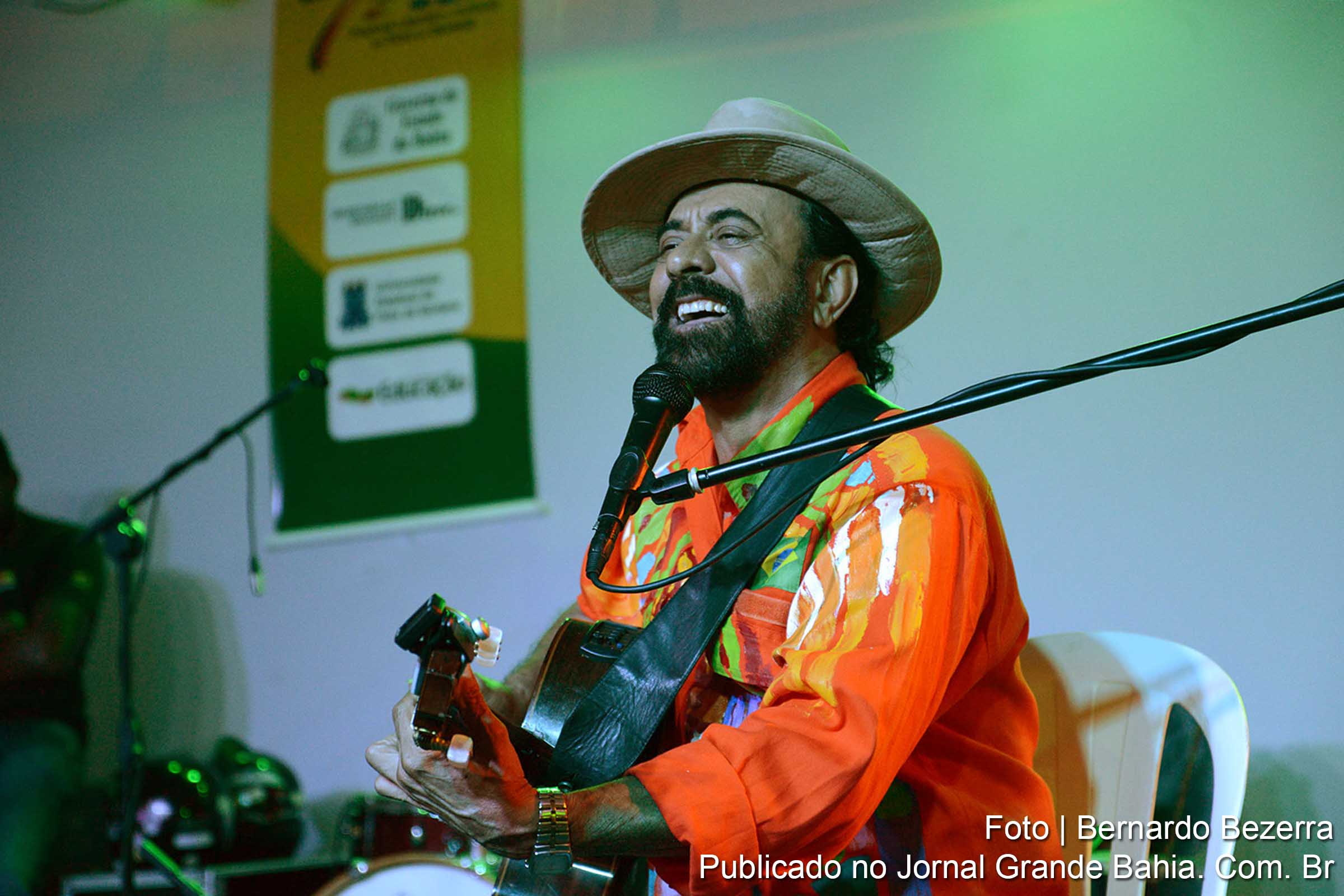Xangai canta na abertura da 7º Feira do livro.