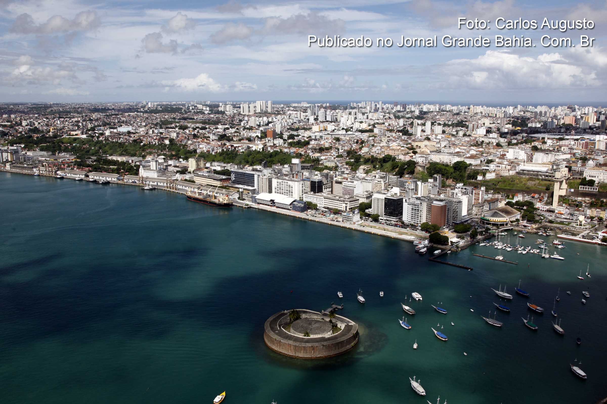 Vista aérea de Salvador. Região contemplada com VLT.