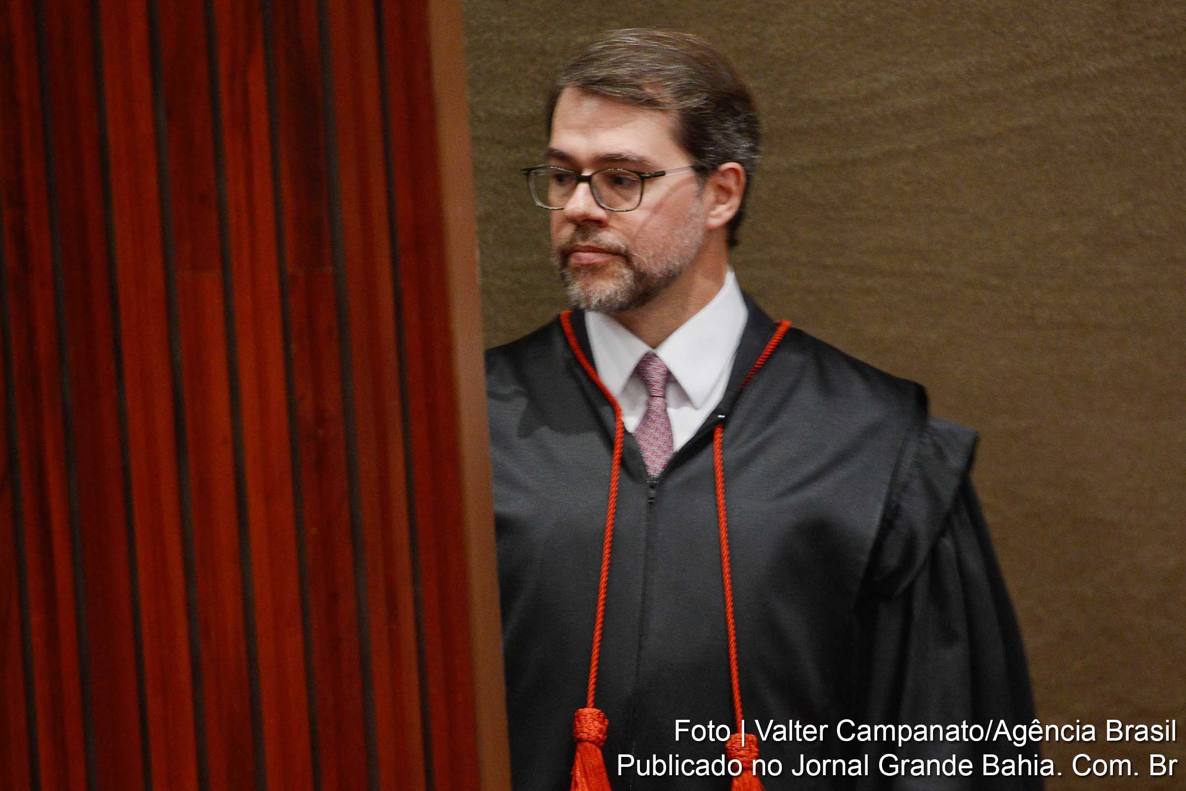 Ministro Dias Toffoli critica tentativa de inviabilizar eleição da presidente Dilma Rousseff.