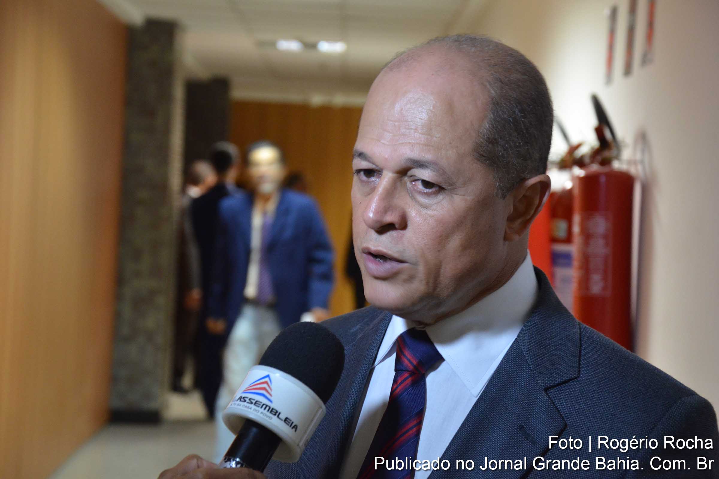 Deputado estadual Joseildo Ribeiro Ramos critica duramente posição política do colega.