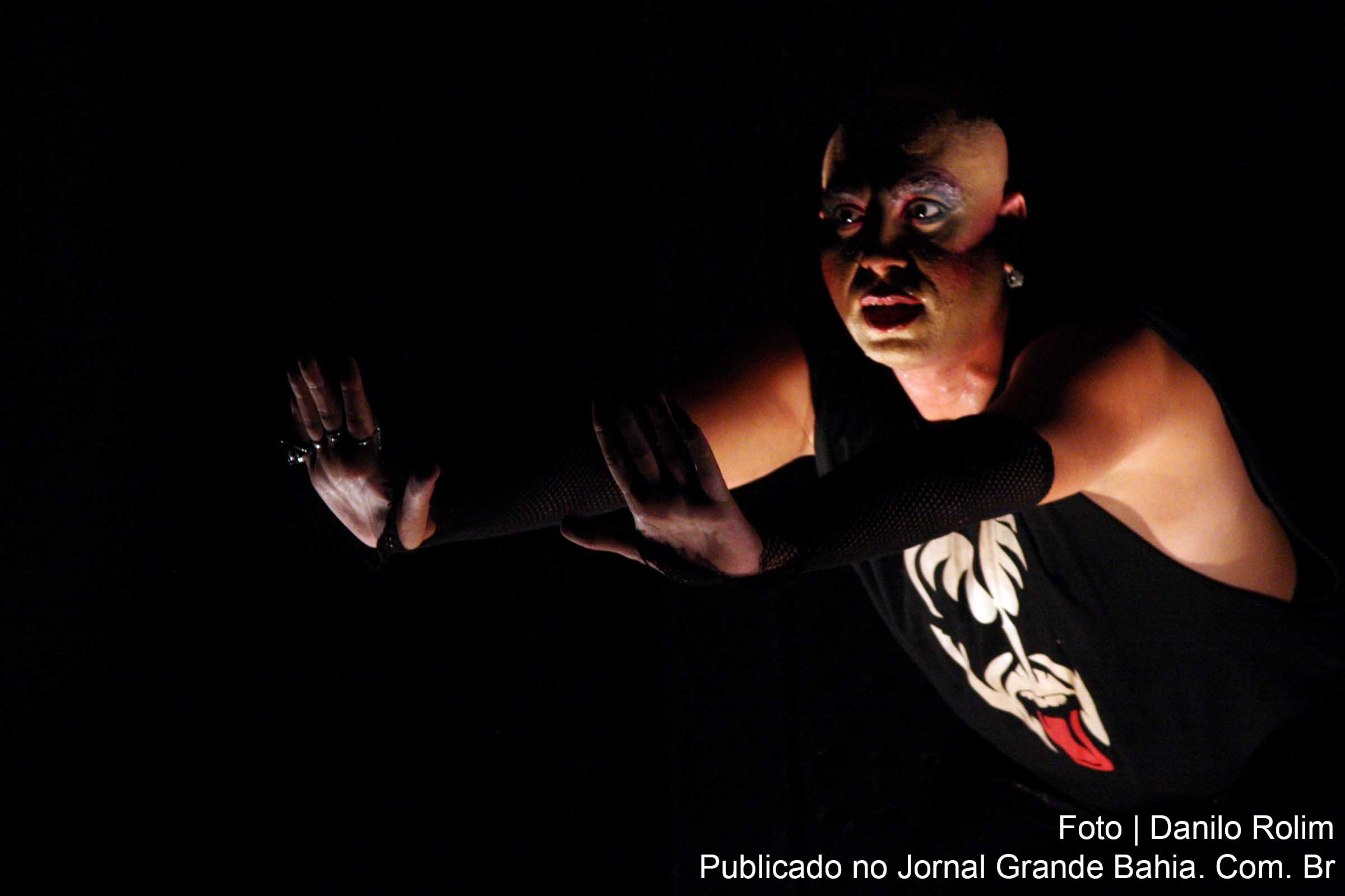 Cena da peça teatral 'Dama da noite'.