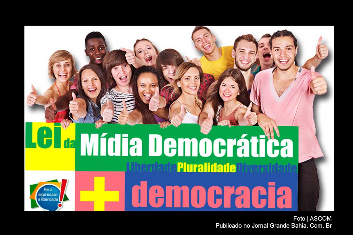 Cartaz de divulgação da campanha de participação na formação da 'Lei de Mídia Democrática na Internet'.