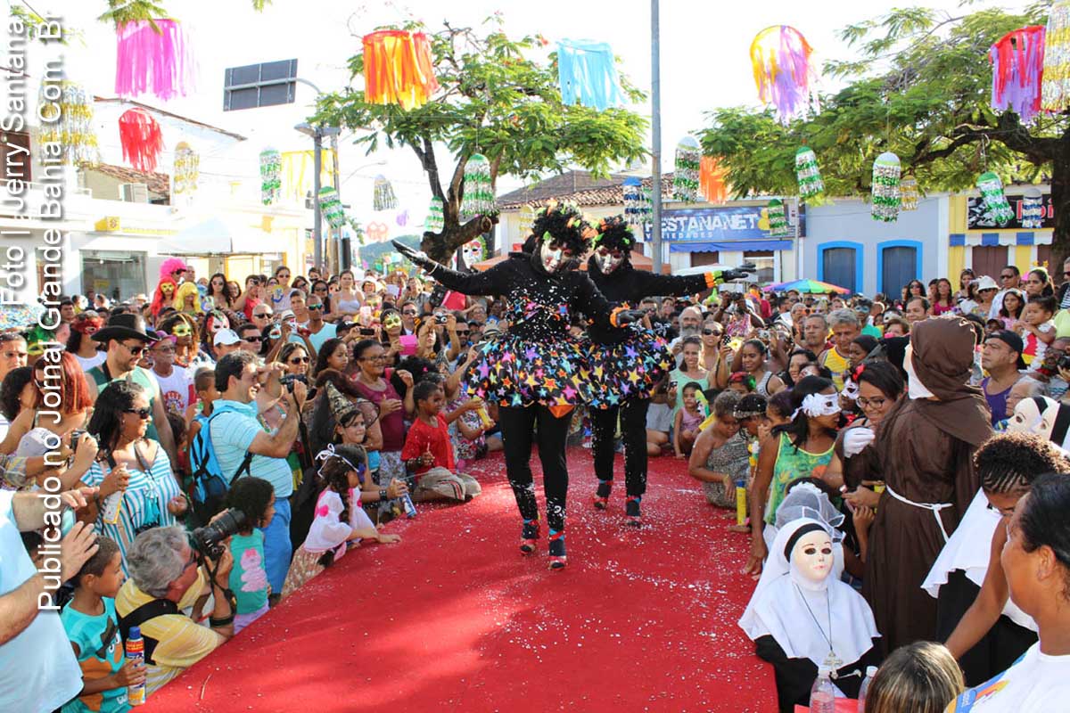 Maragojipe realiza edição 2015 do tradicional carnaval de máscaras