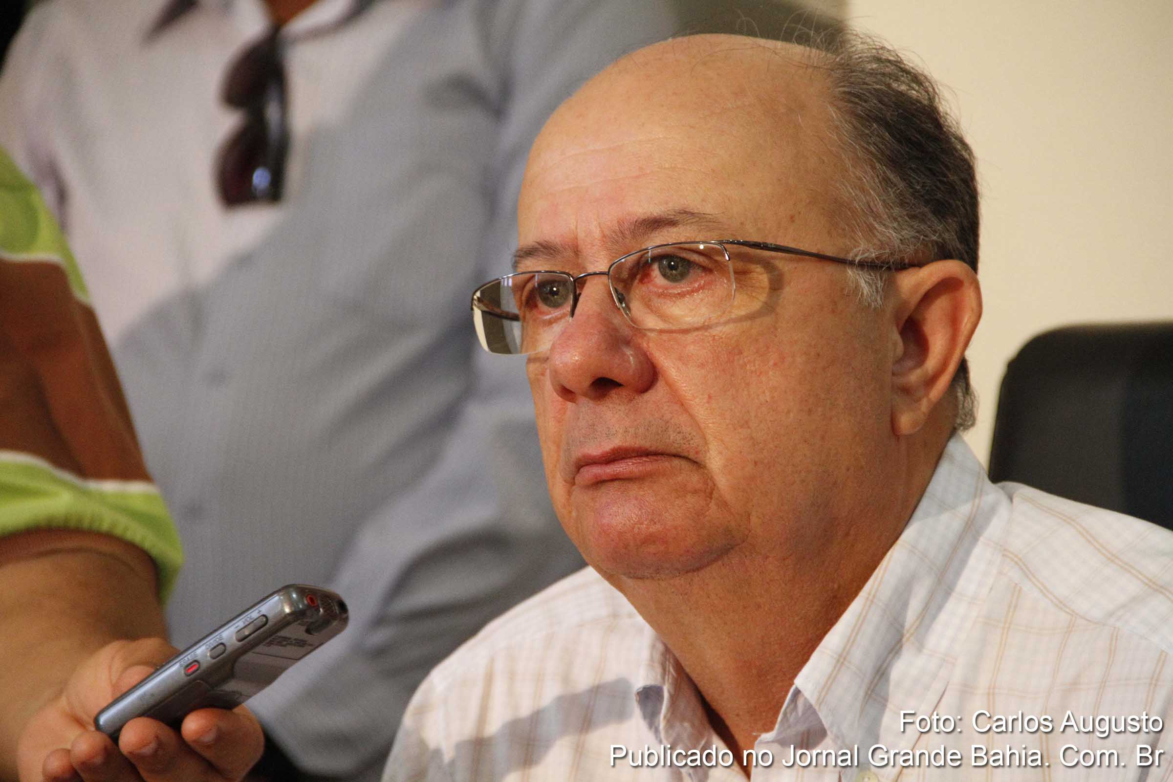 Ao anunciar autorização para licitação da infraestrutura do BRT de Feira de Santana, prefeito José Ronaldo emociona-se, vai às lágrimas, e apresenta condição para reeleição