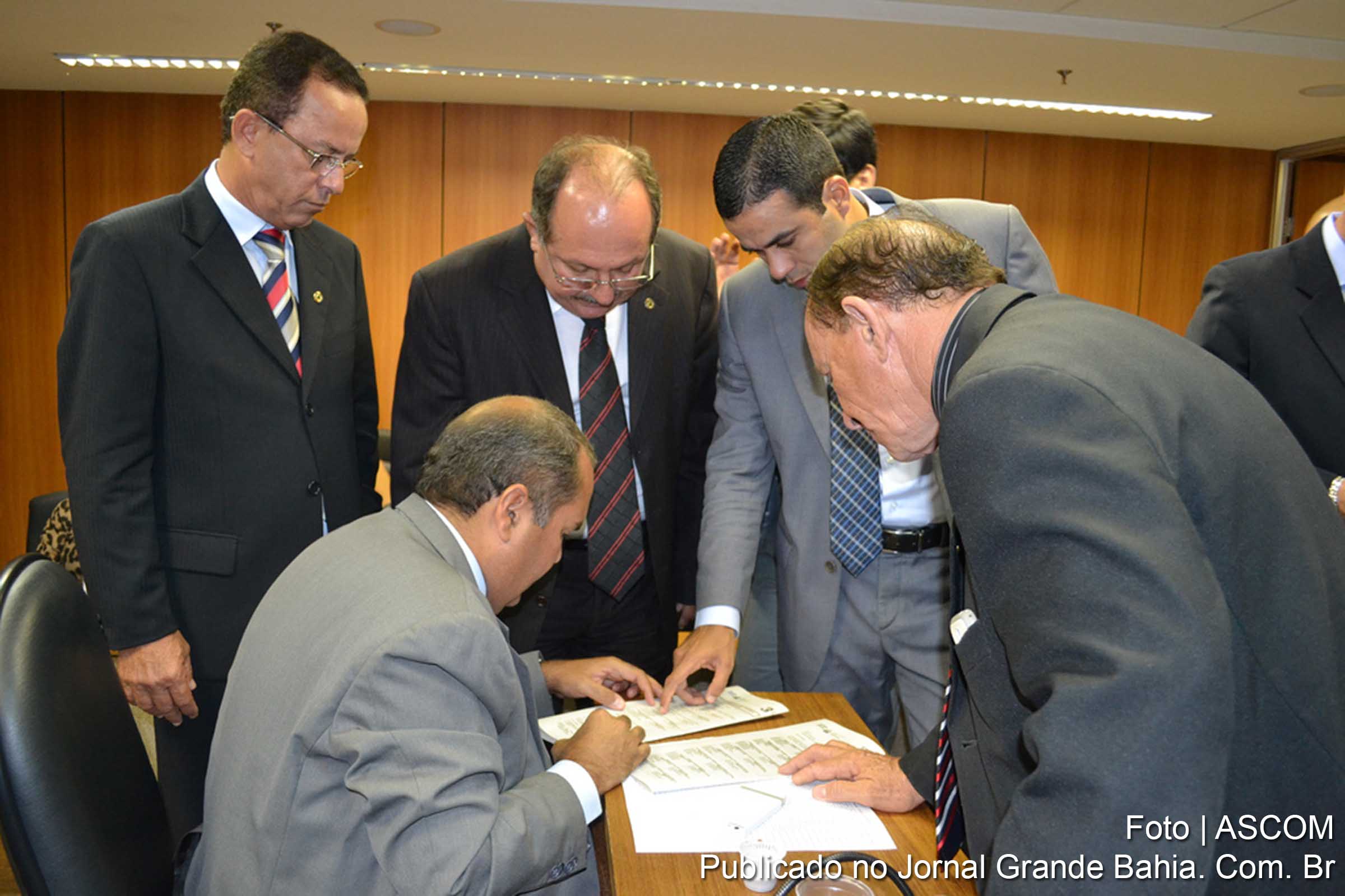 Oposição na instalação das Comissões Permanentes.