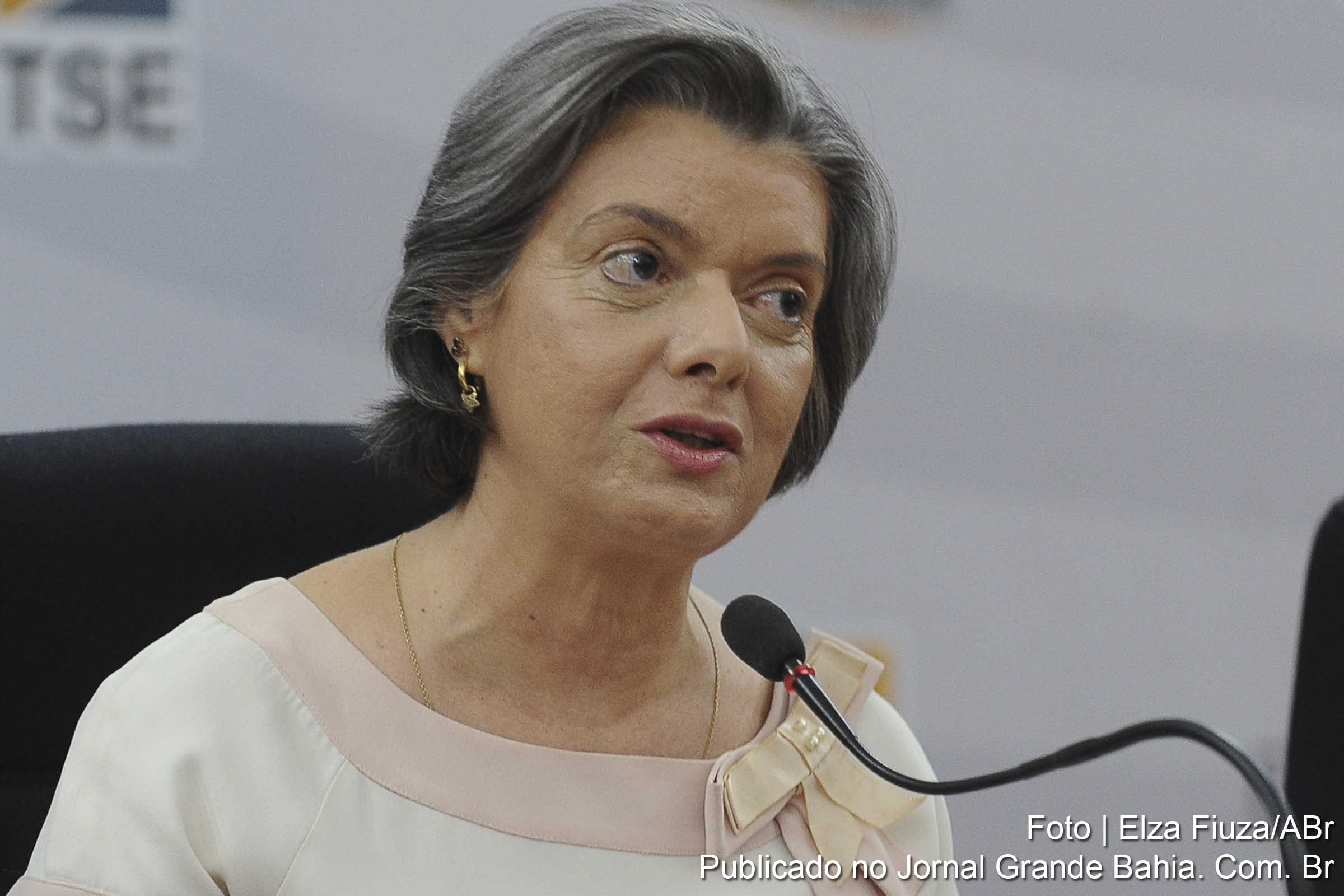Cármen Lúcia: “Precisamos transformar o Poder Judiciário, que está muito aquém do que o cidadão brasileiro nos exige.".