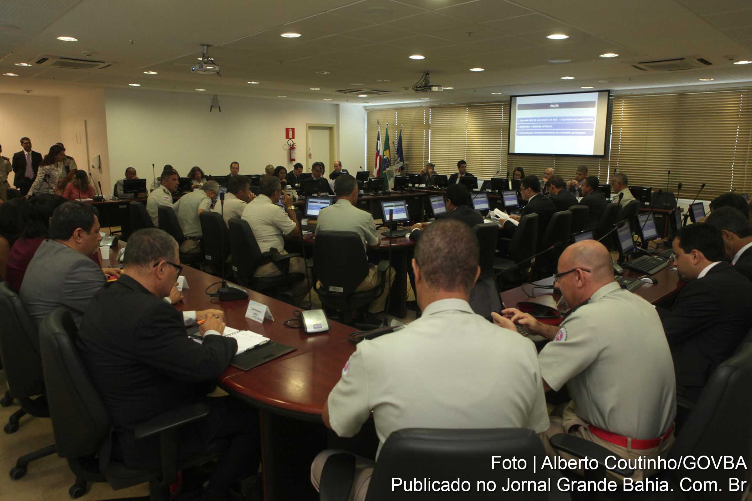 Plano de ações reforça eixo social do Pacto pela Vida.