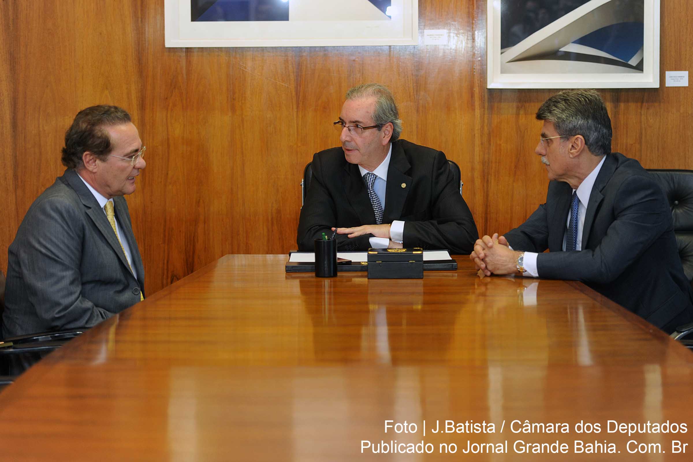 Renan Calheiros, presidente do Senado; Eduardo Cunha, presidente da Câmara Federal; e Romero Jucá, 1º vice-presidente do Senado. Políticos são alvo de inquéritos interpostos pela Procuradoria-Geral da República no Supremo Tribunal Federal.