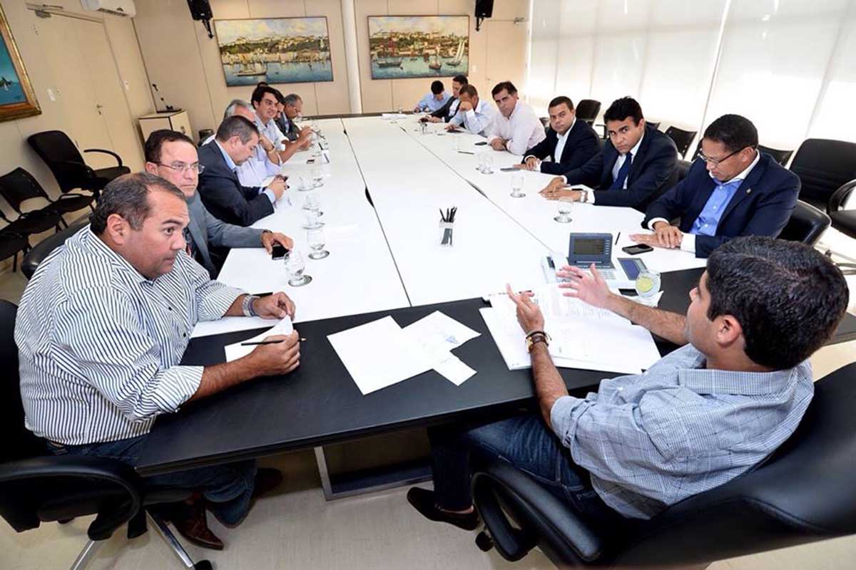 Sandro Régis e ACM Neto. Políticos definem estratégia de oposição ao governo Rui Costa.