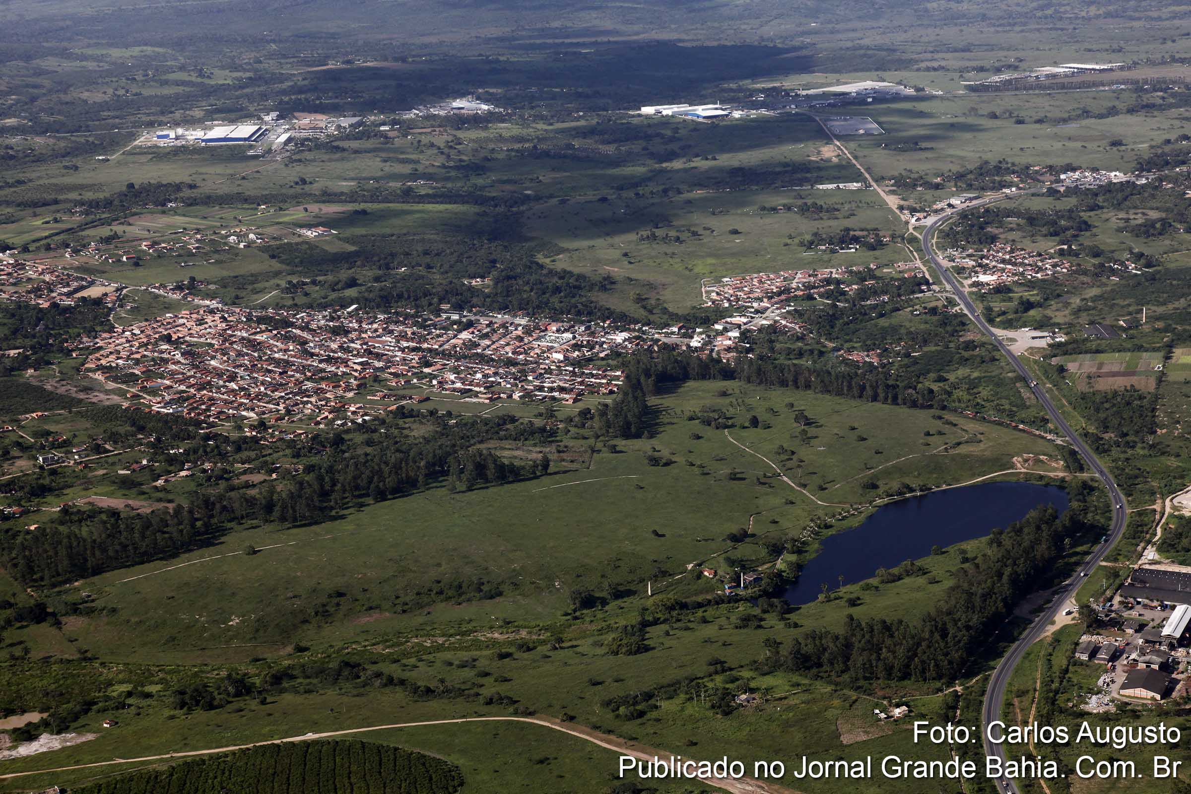 Vista aérea da sede do Distrito de Humildes em Feira de Santana. Violência afeta moradores da zona rural do município.