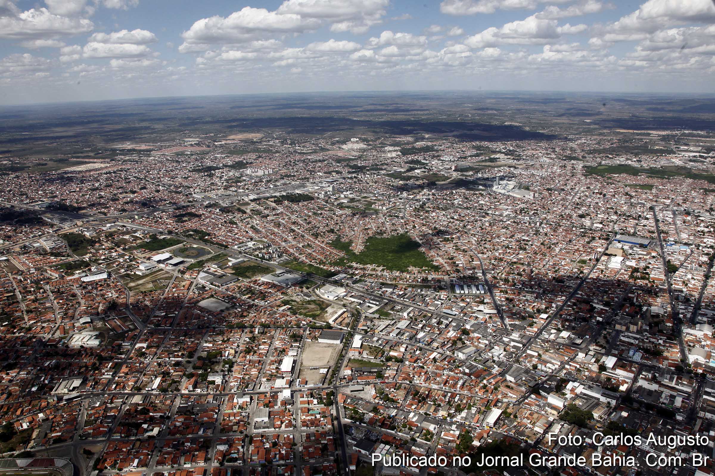 Vista aérea de Feira de Santana. Dados do governo da Bahia apontam para queda no índice da violência.