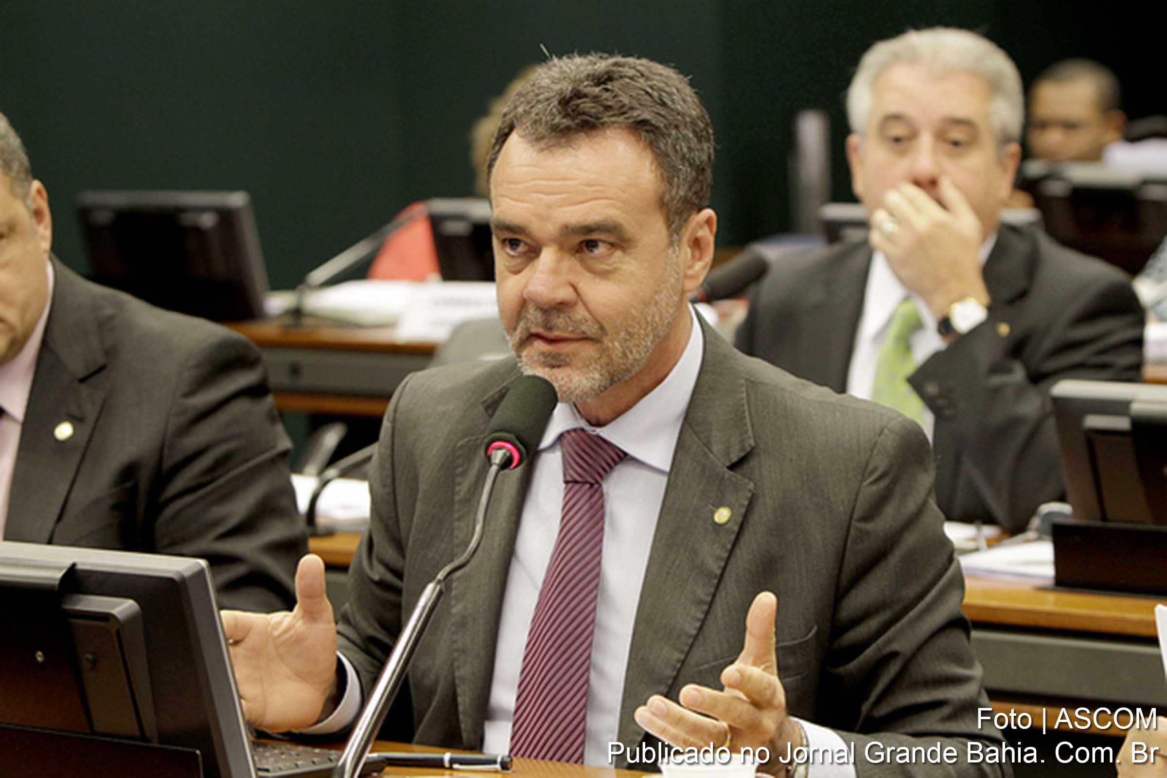 Daniel Almeida: "a participação direta de empresas nas eleições fere o princípio constitucional de isonomia, além disso, é a porta de entrada para a corrupção”.