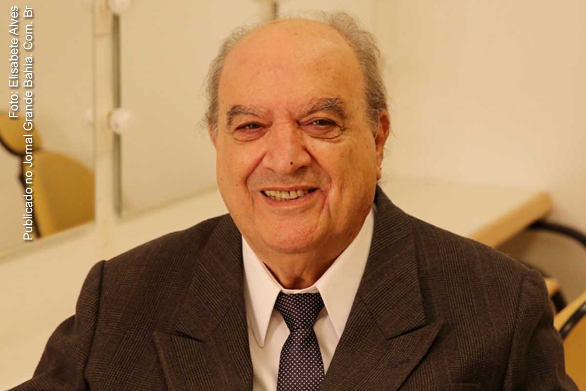 Antônio Abujamra faleceu aos 82 anos.