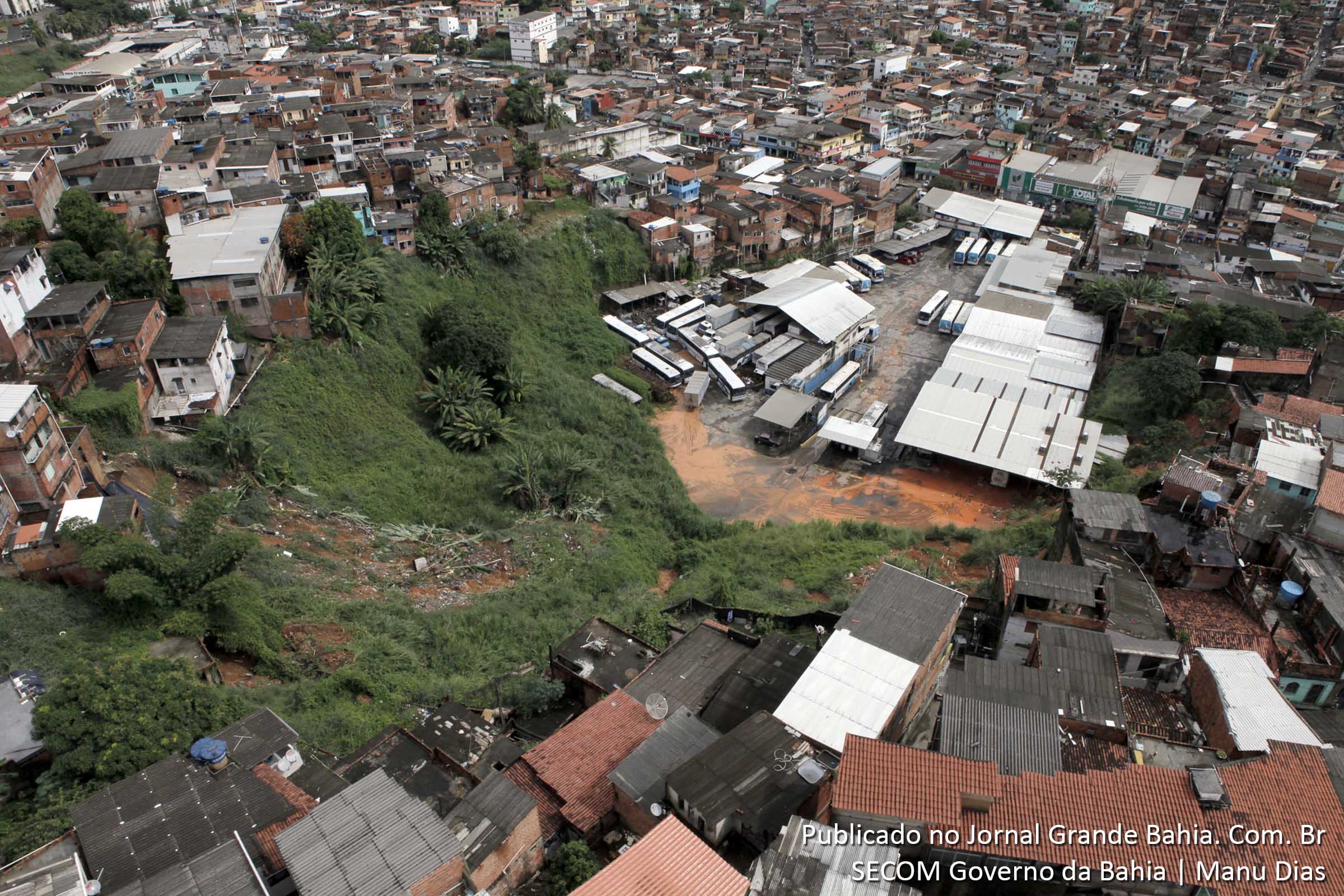 Bairro do San Martin em Salvador é atingido por intensa chuva.