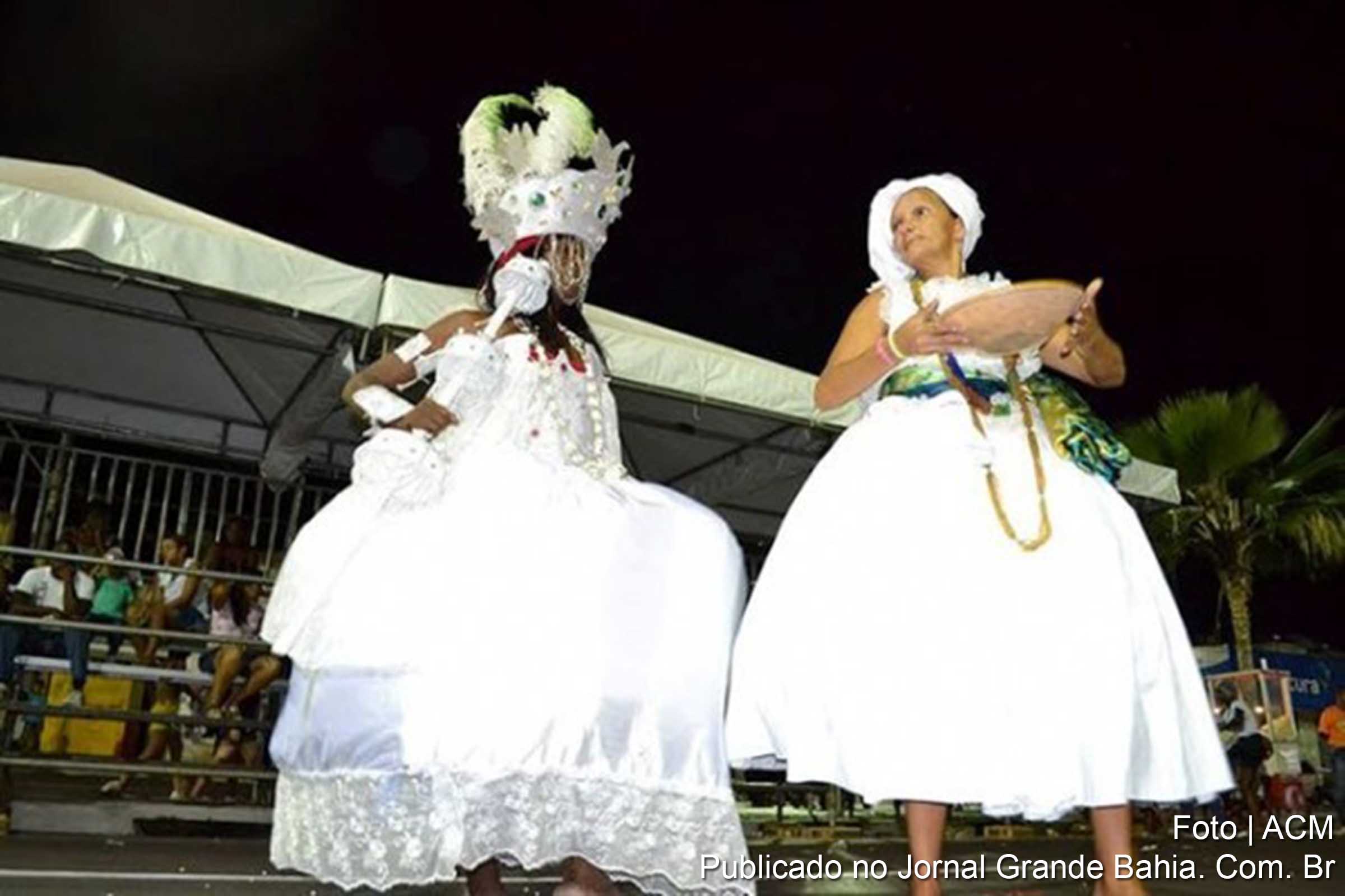 Blocos afro, afoxés.