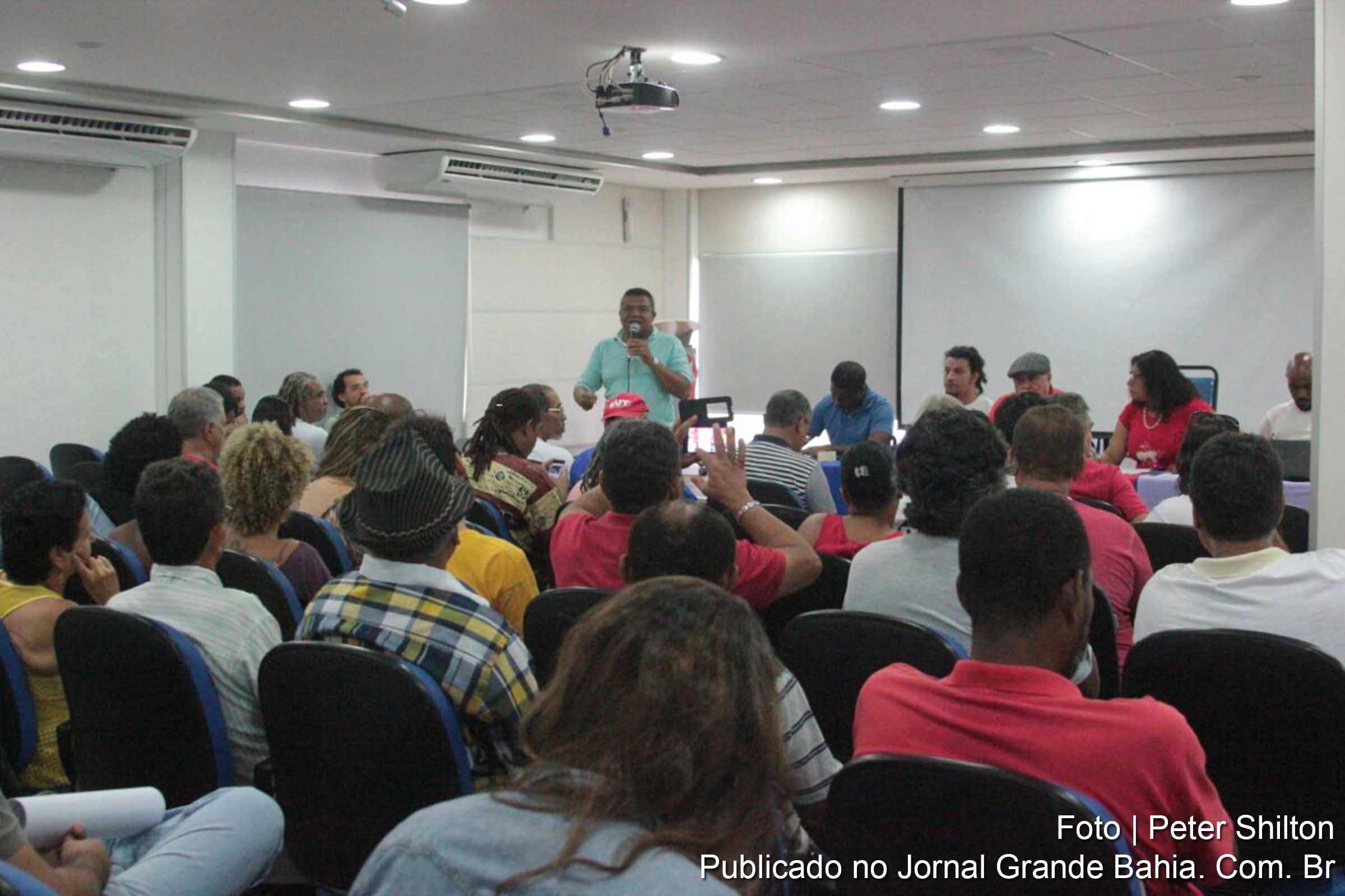 Durante encontro em Salvador, petistas debatem alternativa política.