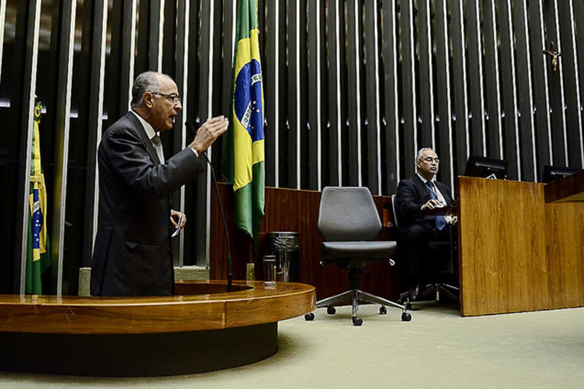 Deputado José Carlos Aleluia pede para ministro falar a verdade inverdades.