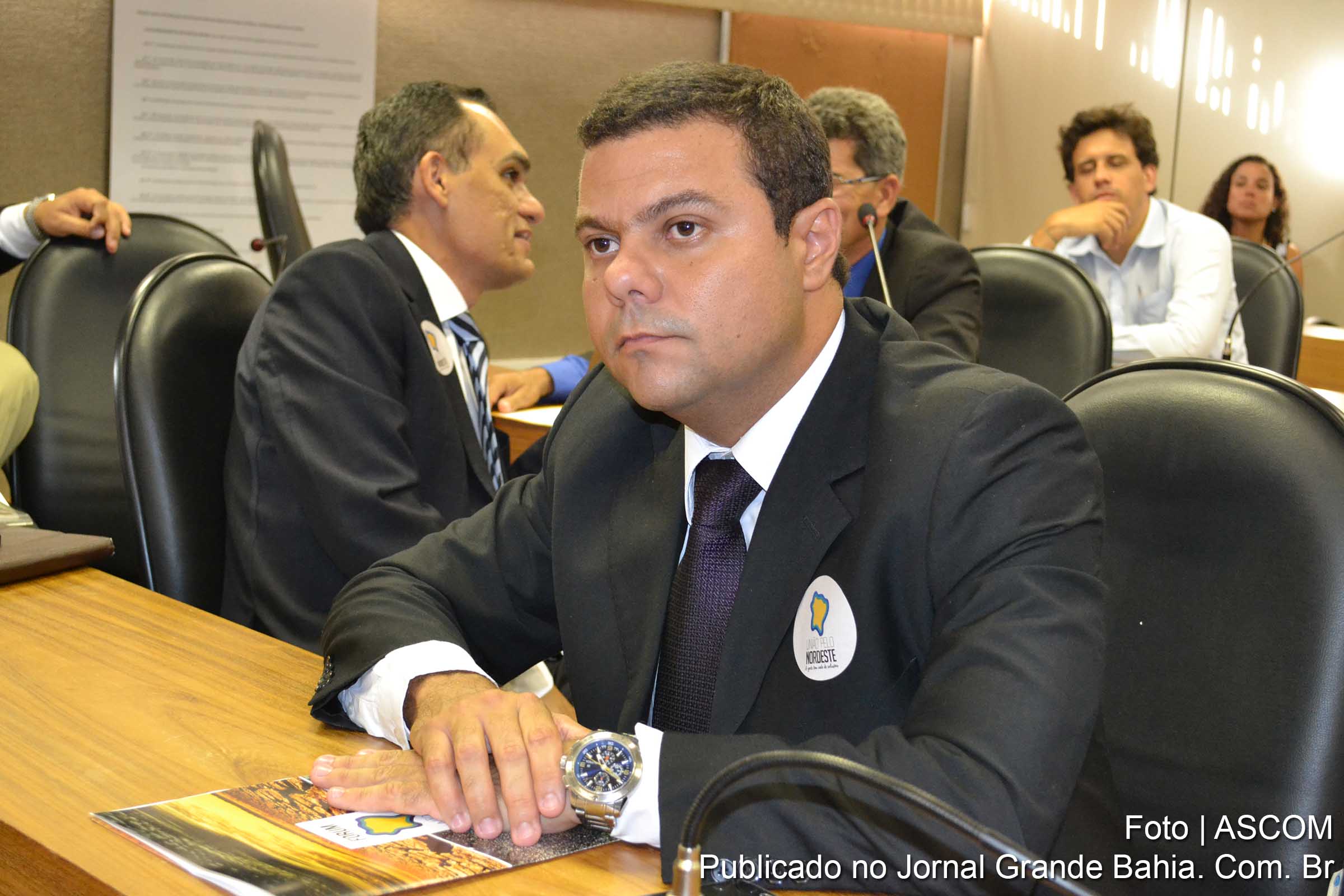 Luciano Simões Filho.