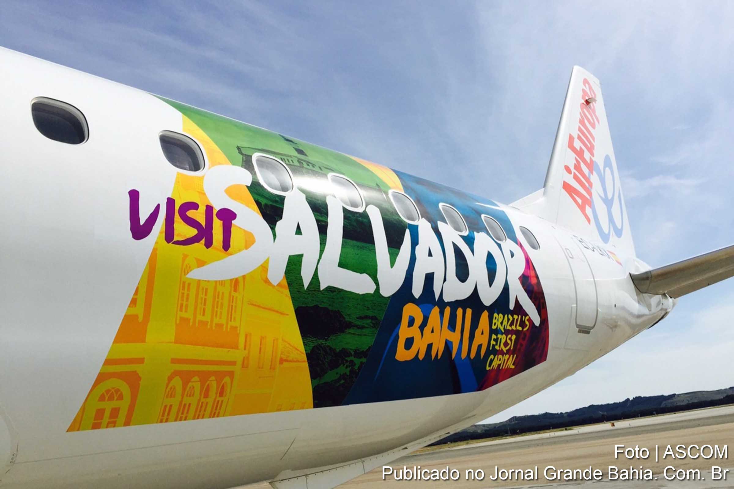 Marca da cidade de Salvador no avião da Air Europa.
