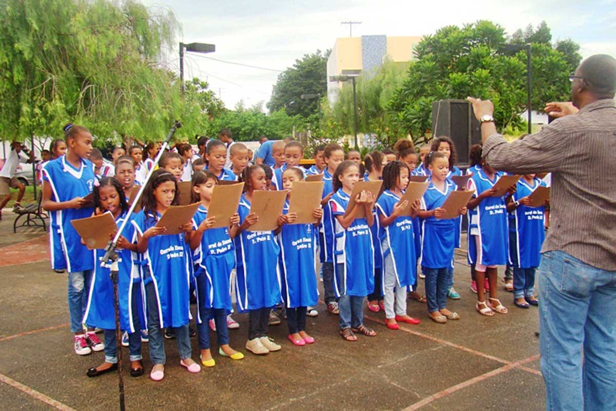 Prefeitura de Sapeaçu investe em educação.