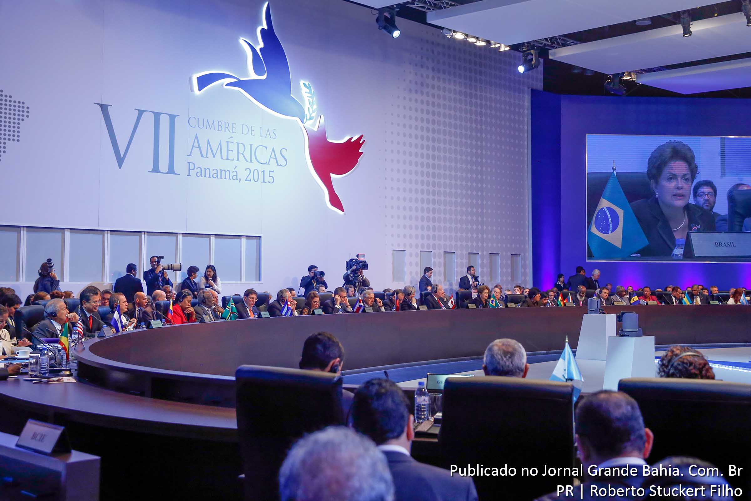 Presidenta Dilma Rousseff durante I Sessão Plenária da VII Cúpula das Américas.