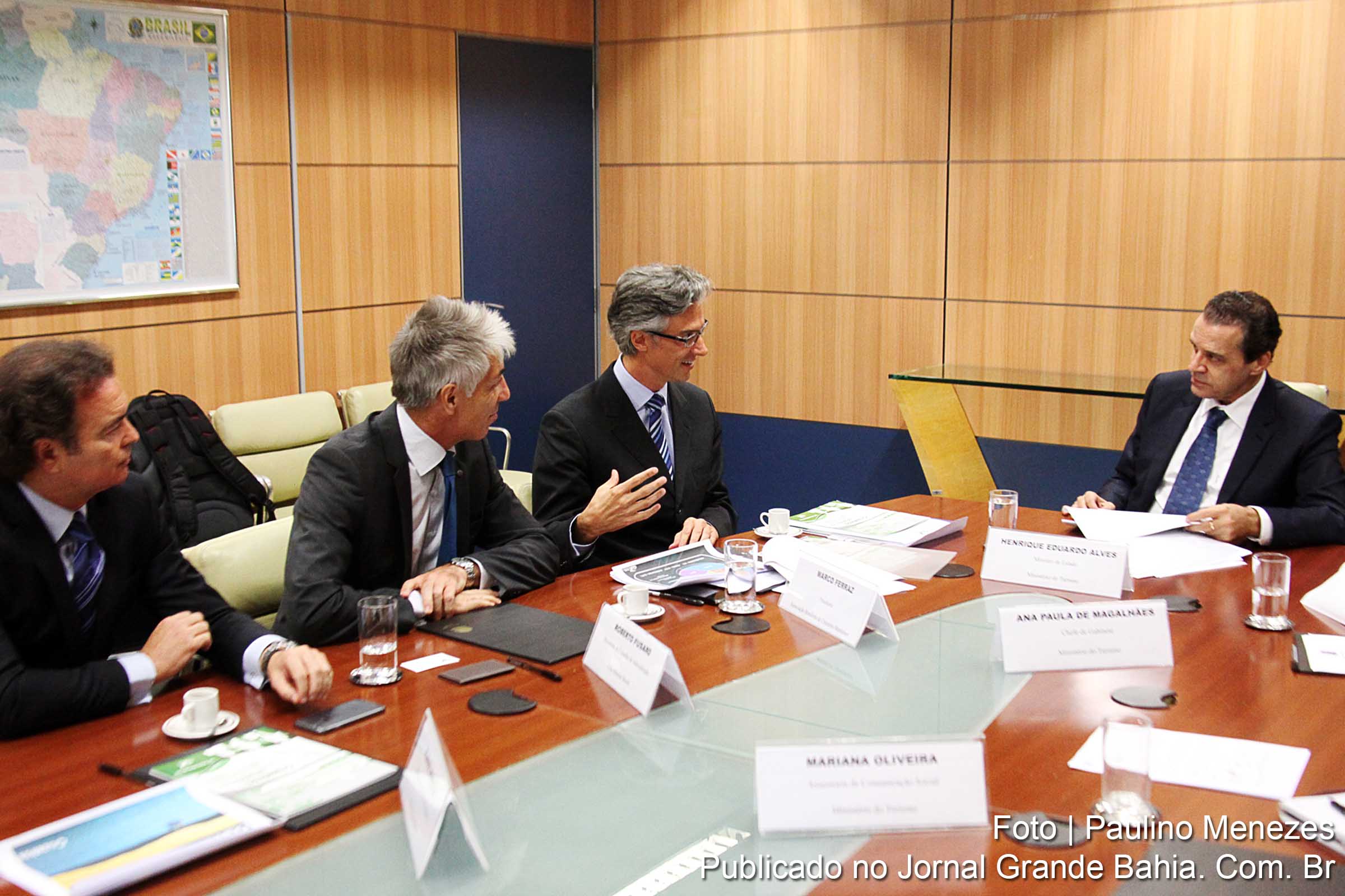 Representantes da associação em audiência com Henrique Alves.