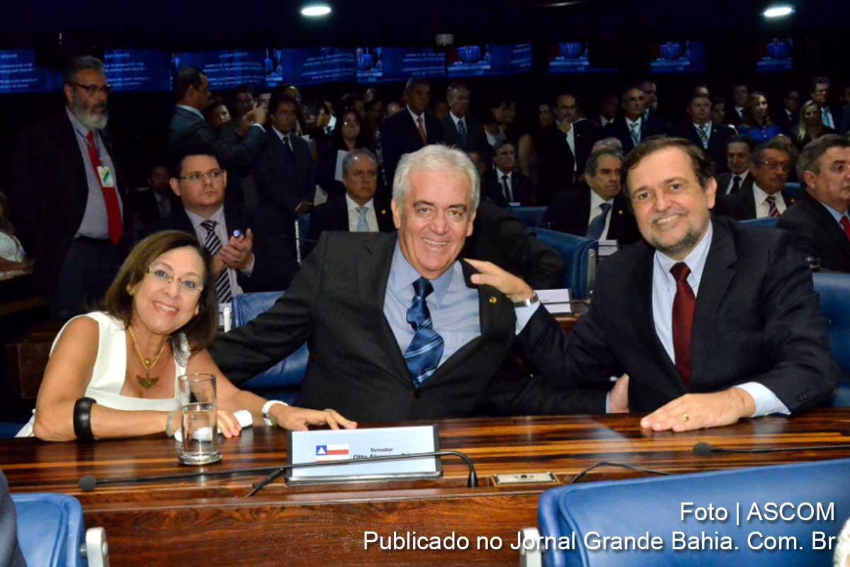 Senadores Lídice da Mata, Otto Alencar, e Walter Pinheiro. Bancada baiana no Senado quer reverter decisão do governo de mudança na Codevasf.