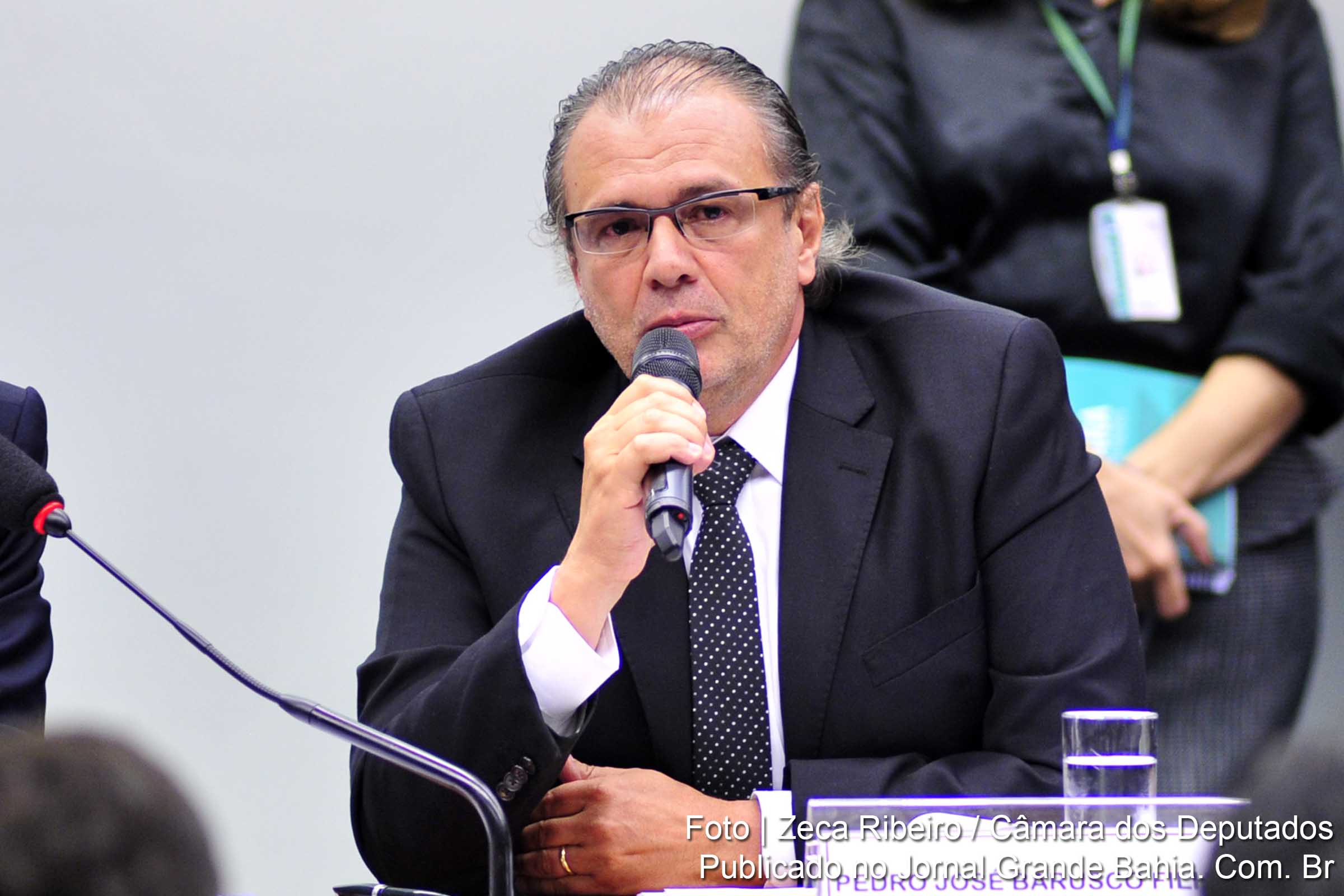 Ladrão confesso, Pedro José Barusco Filho devolve R$ 157 milhões desviados da Petrobras.
