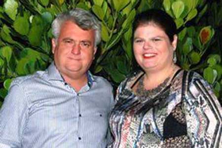 Emilsinho Falcão e Fernanda Lebran anunciando novidades para o America Outlet.