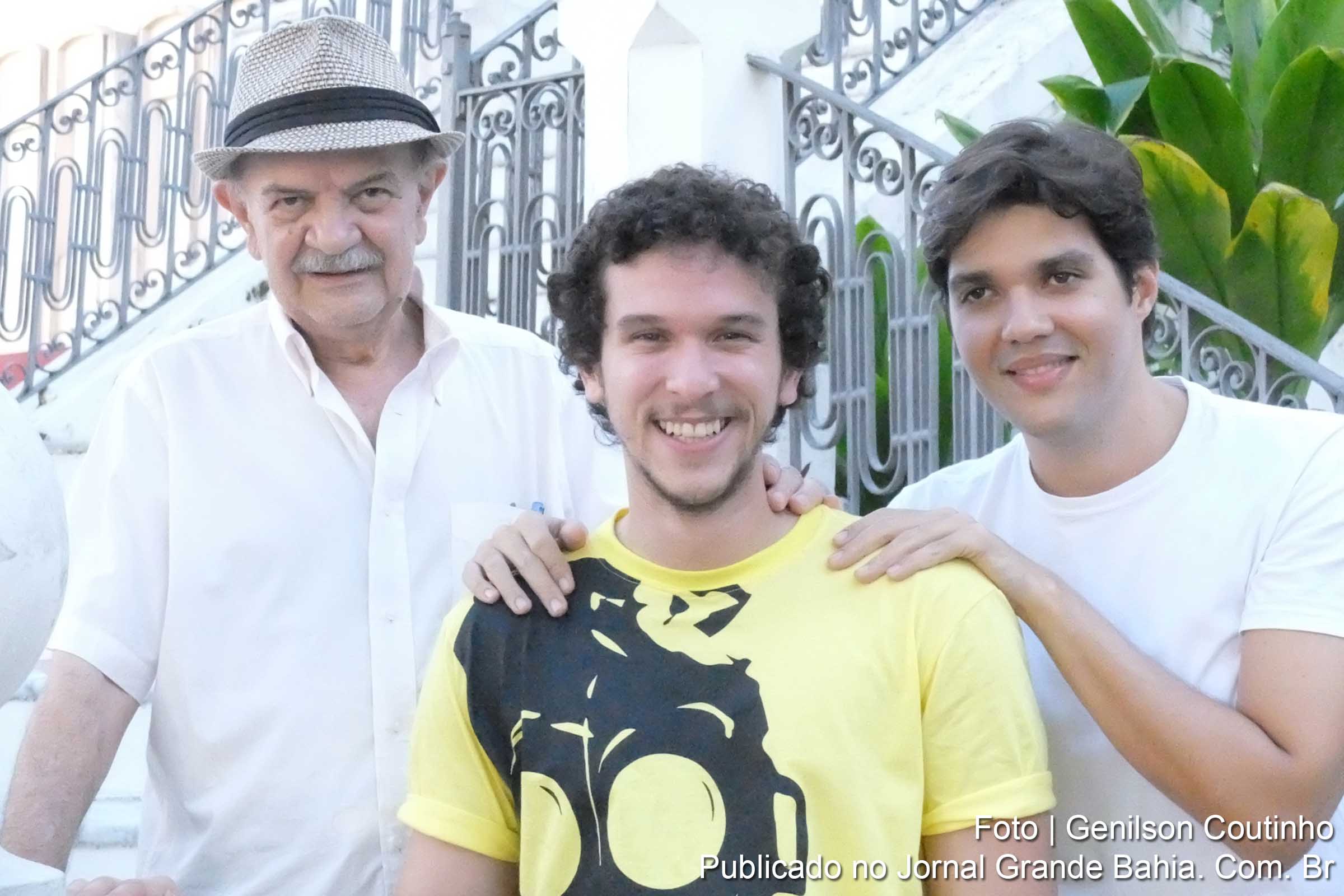 Harildo Déda, João Saraiva e André Luis participam da peça 'Escavadores'.