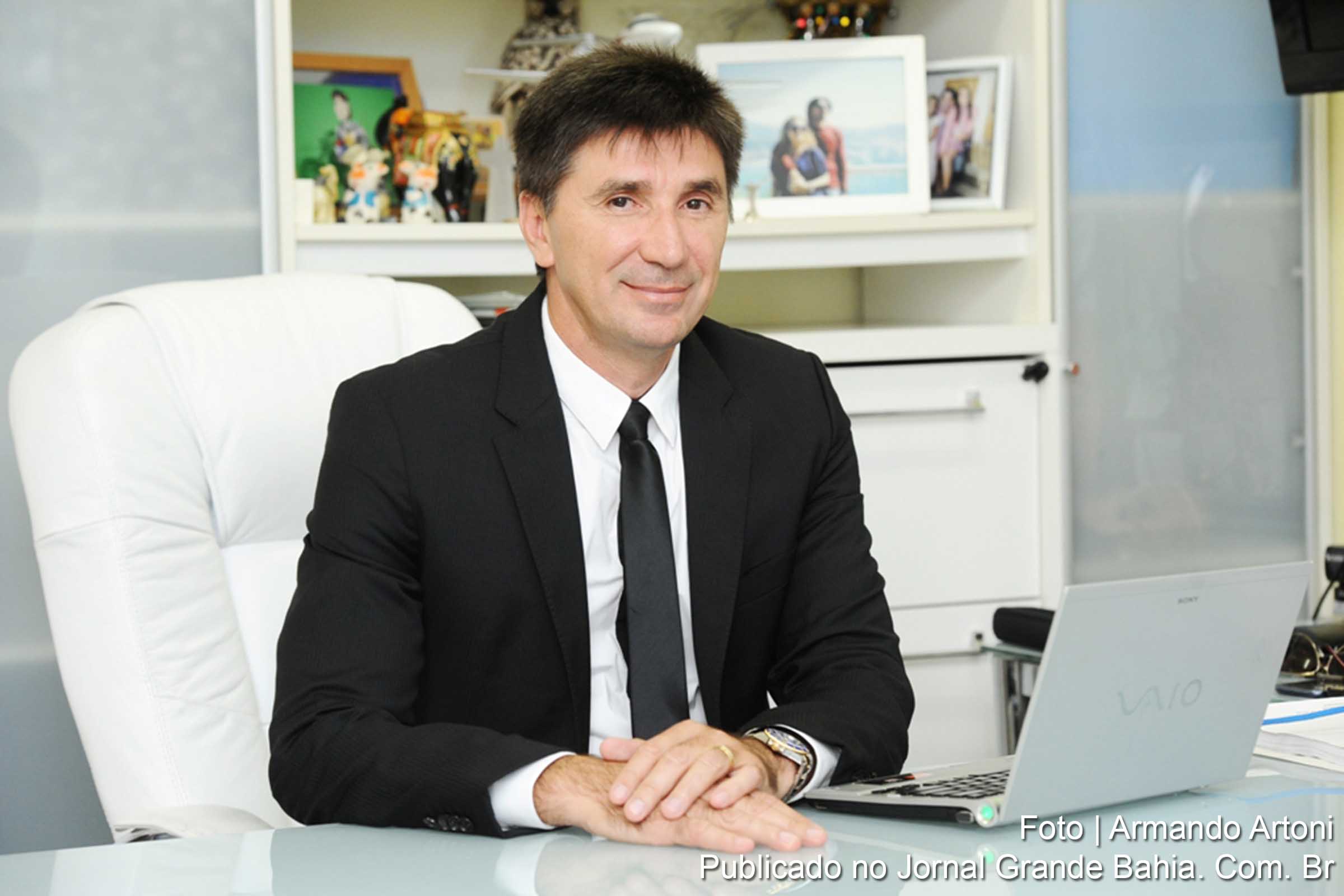 Janguiê Diniz é Mestre e Doutor em Direito.