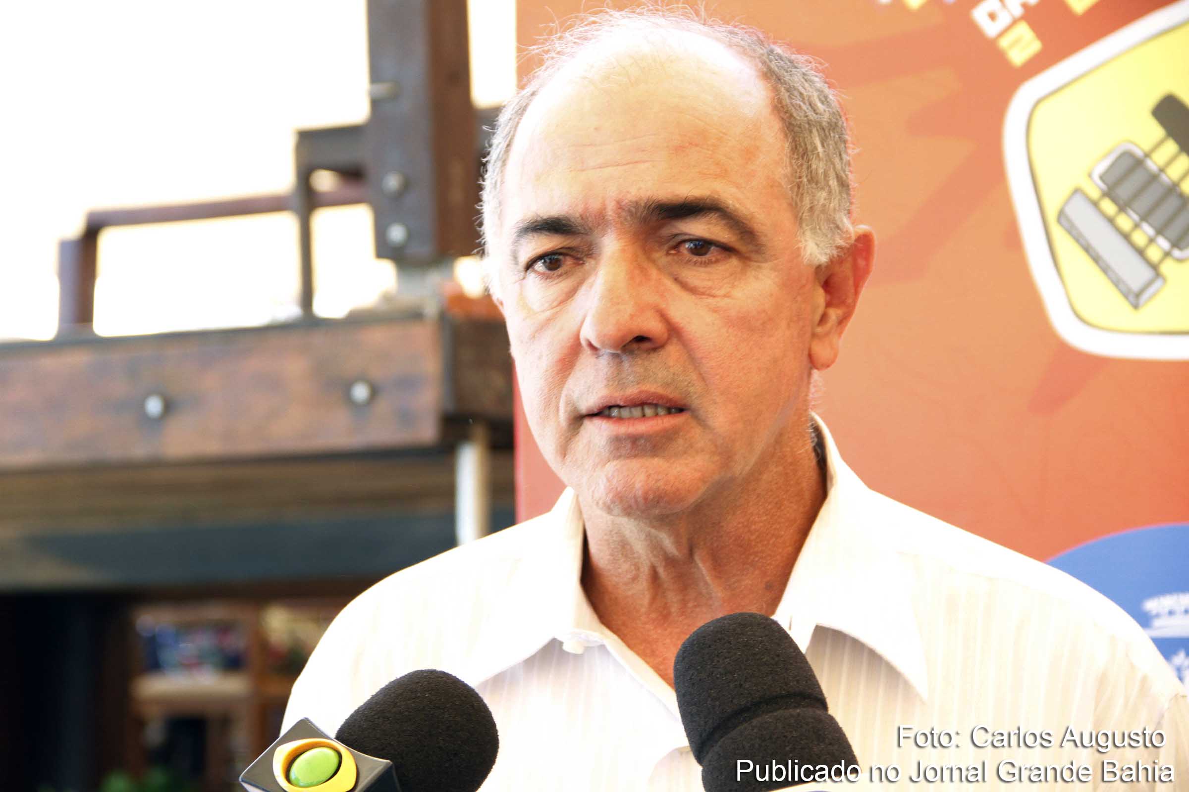 José Carlos Aleluia: “Dr. Solla, o senador ACM escreveu o nome dele na história da Bahia com a bravura indômita que sempre defendeu nossa terra e o legado de inesquecíveis grandes realizações. Não tente reescrever a história, porque o sábio povo baiano sabe distinguir o joio do trigo”.
