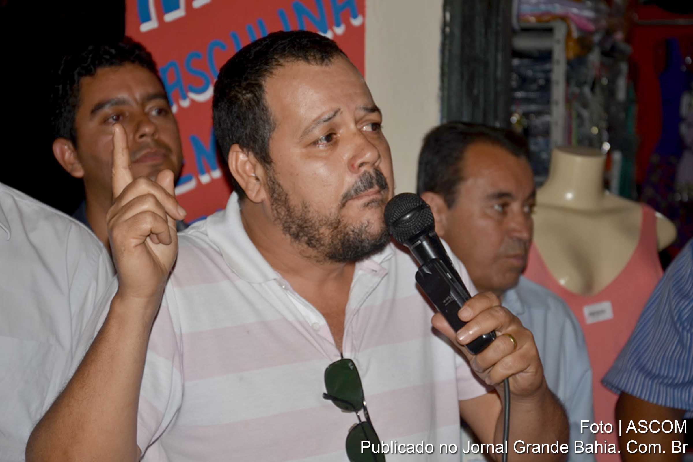 O líder político Mário Jacó critica atuação de Luizinho Sobral.