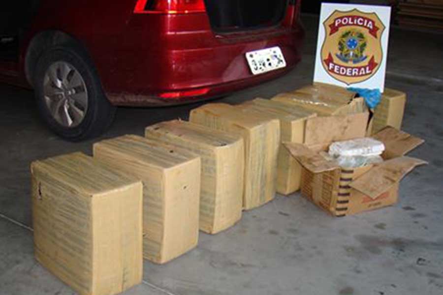 Polícia Federal desarticula núcleos de organização de tráfico internacional de drogas na Bahia.