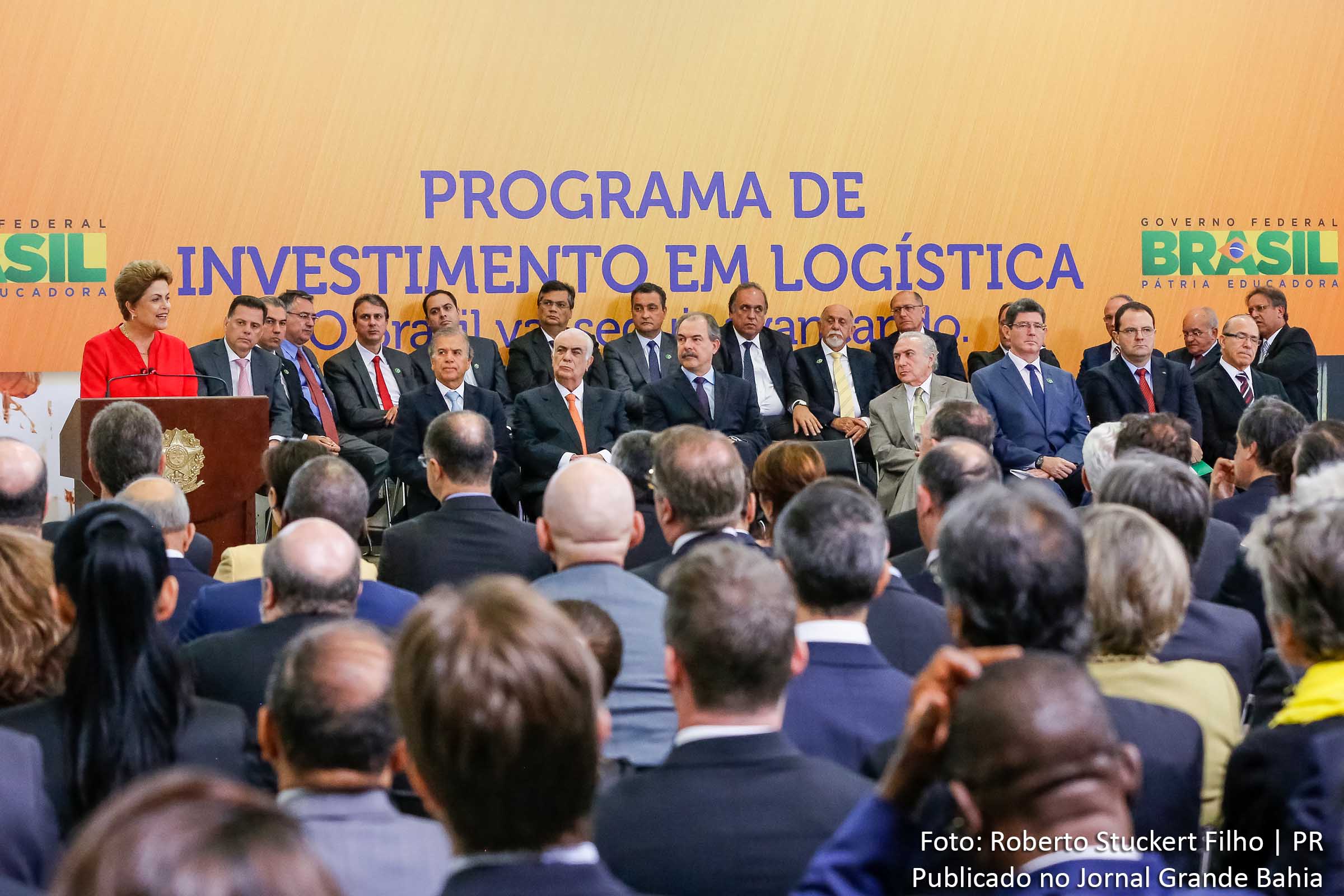 Presidenta Dilma Rousseff durante cerimônia de anúncio da nova etapa do Programa de Investimento em Logística.