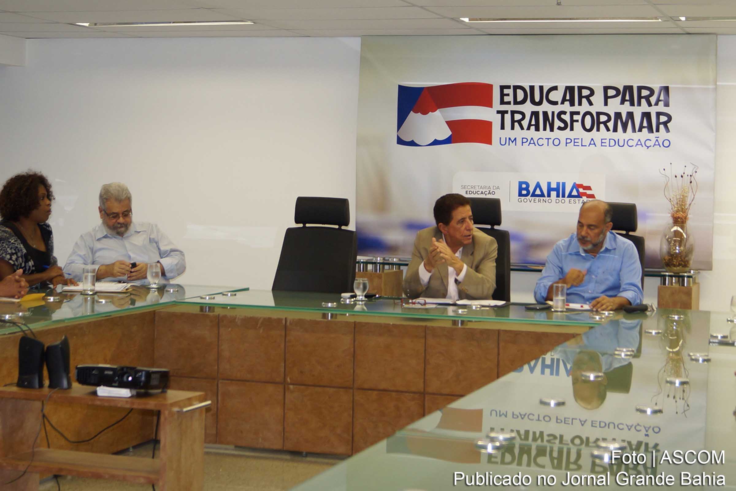 Secretário Osvaldo Barreto recebeu demandas encaminhadas pelo deputado Bira Corôa.