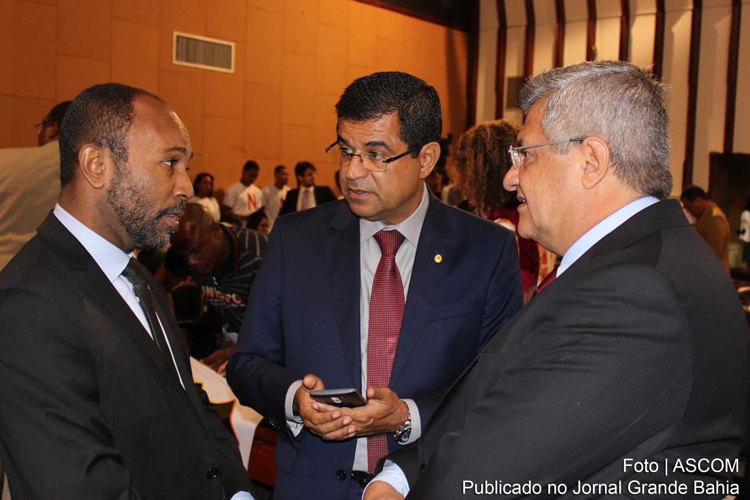 Deputados federais da Bahia debatem resultado do relatório da CPI.