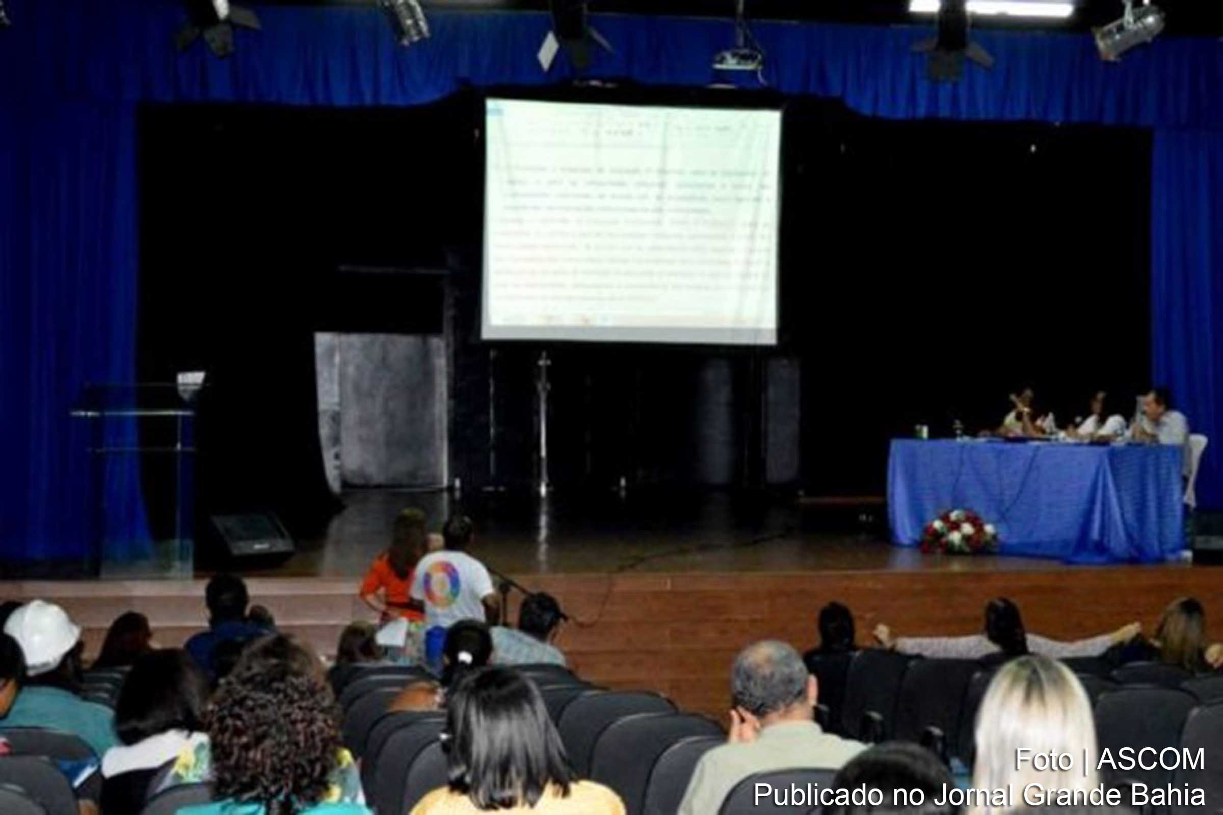 Prefeitura de Feira de Santana promoveu conferência sobre educação.