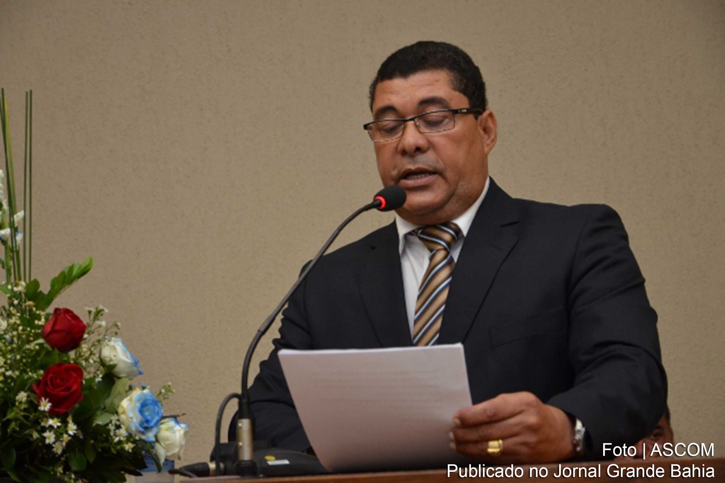 Prefeito Francisco Silva Conceição reduz salário em decorrência da crise.