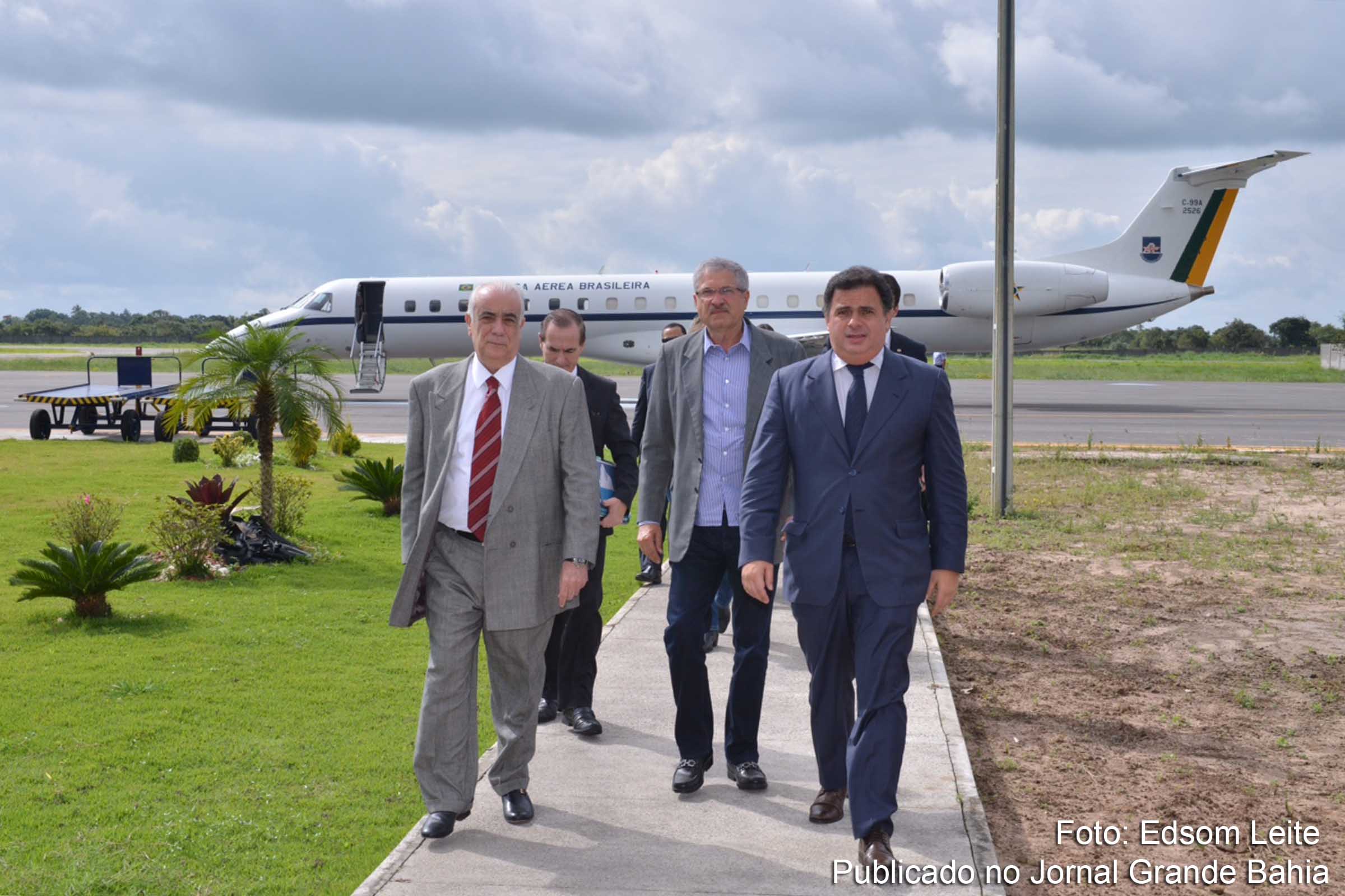 Ao visitar Feira de Santana, ministro Antônio Carlos Rodrigues inspeciona Anel de Contorno.