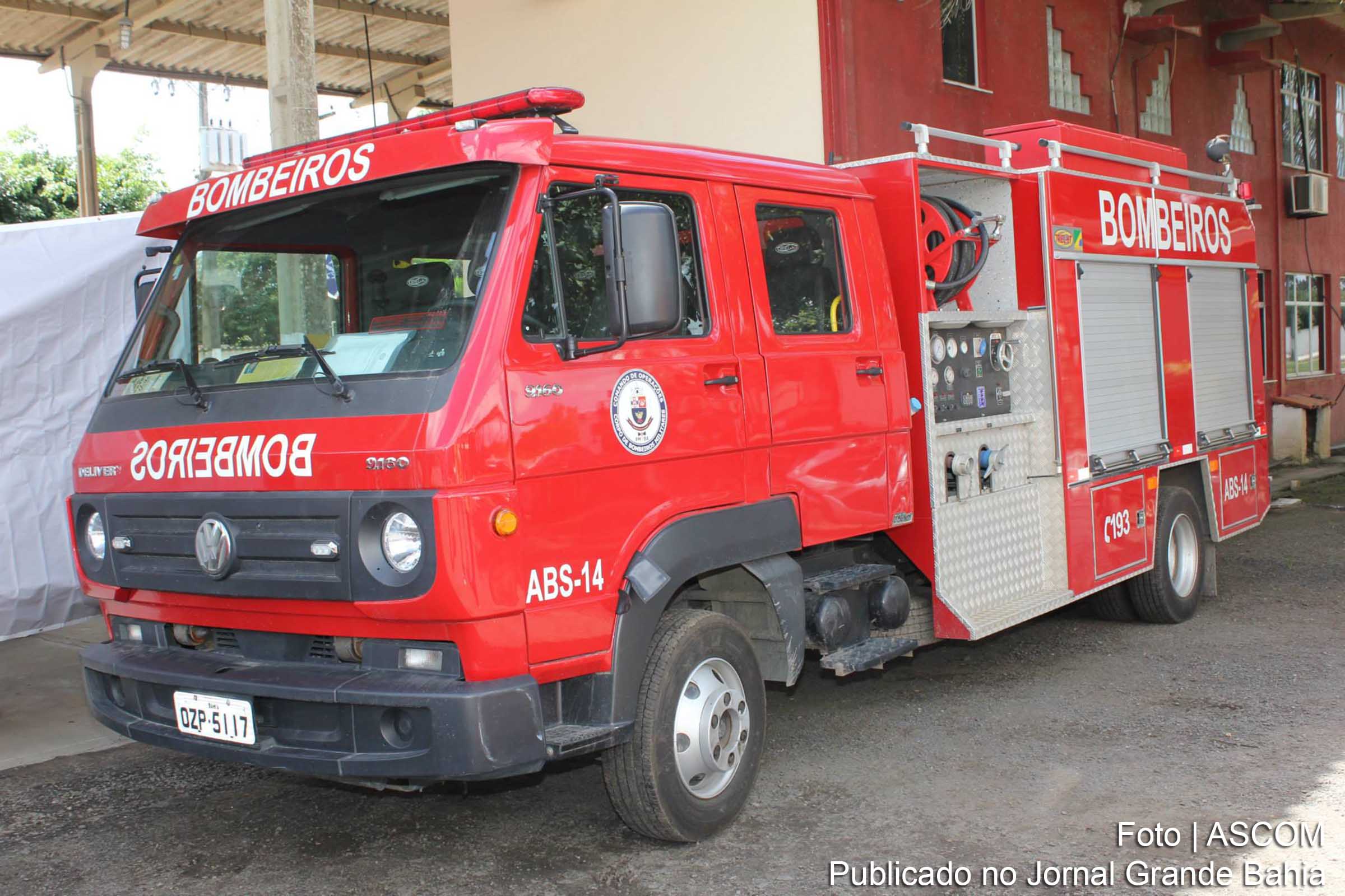 Veículos da frota do 2º Grupo de Bombeiros Militares (GBM) de Feira de Santana.