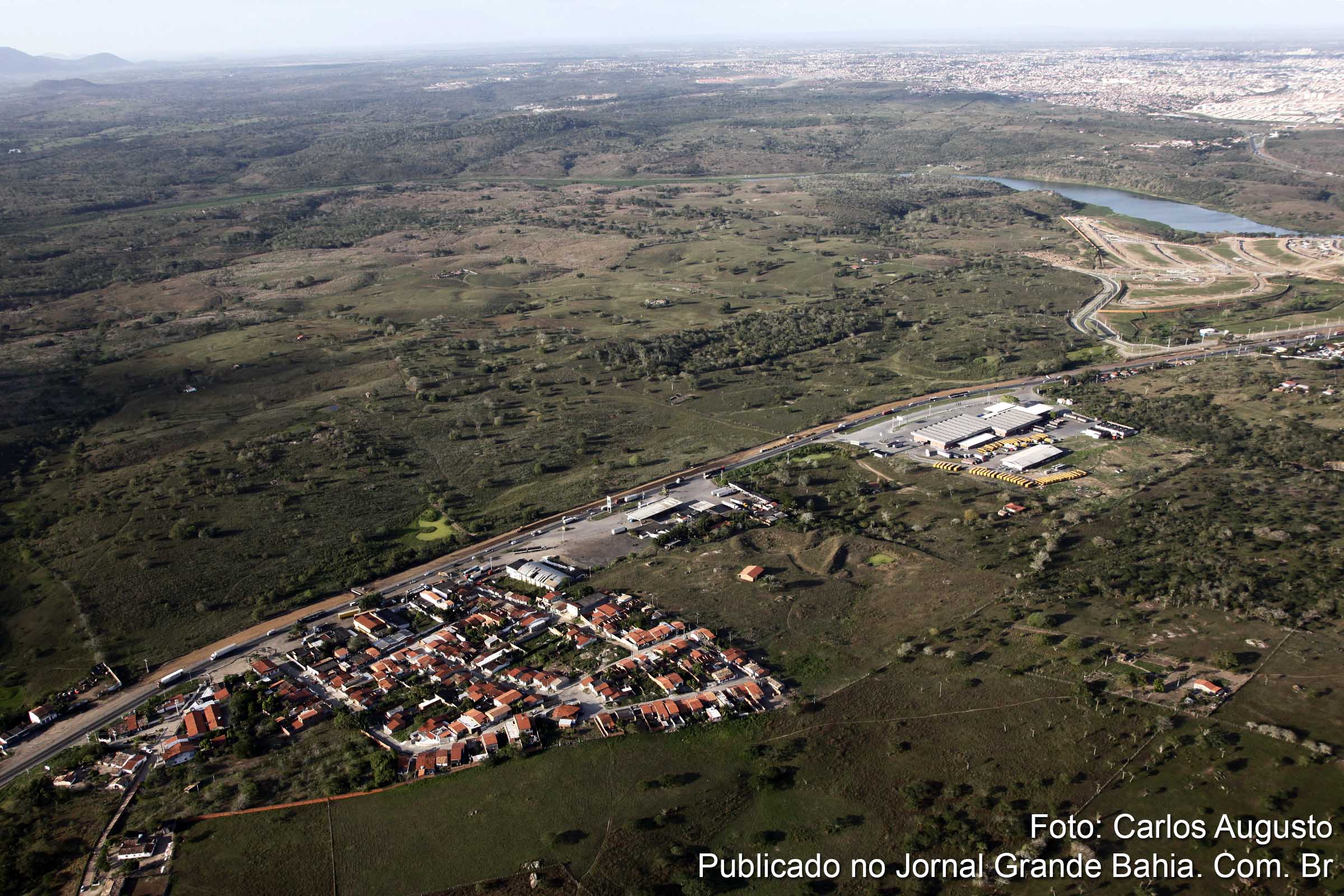 Vista aérea do distrito de Ipuaçu em Feira de Santana (Distrito Governador João Durval Carneiro).